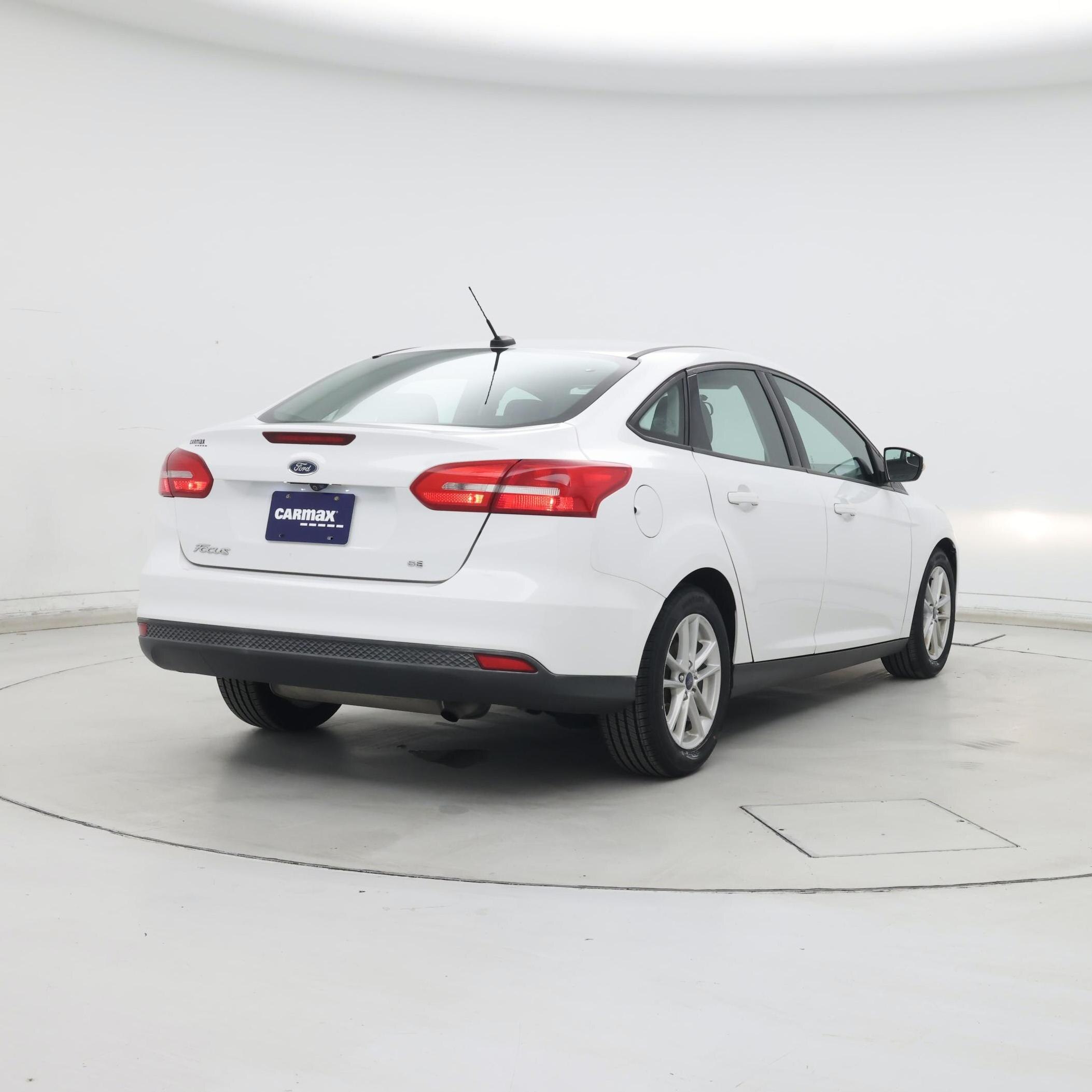 Thumbnail: 2017 Ford Focus - 8