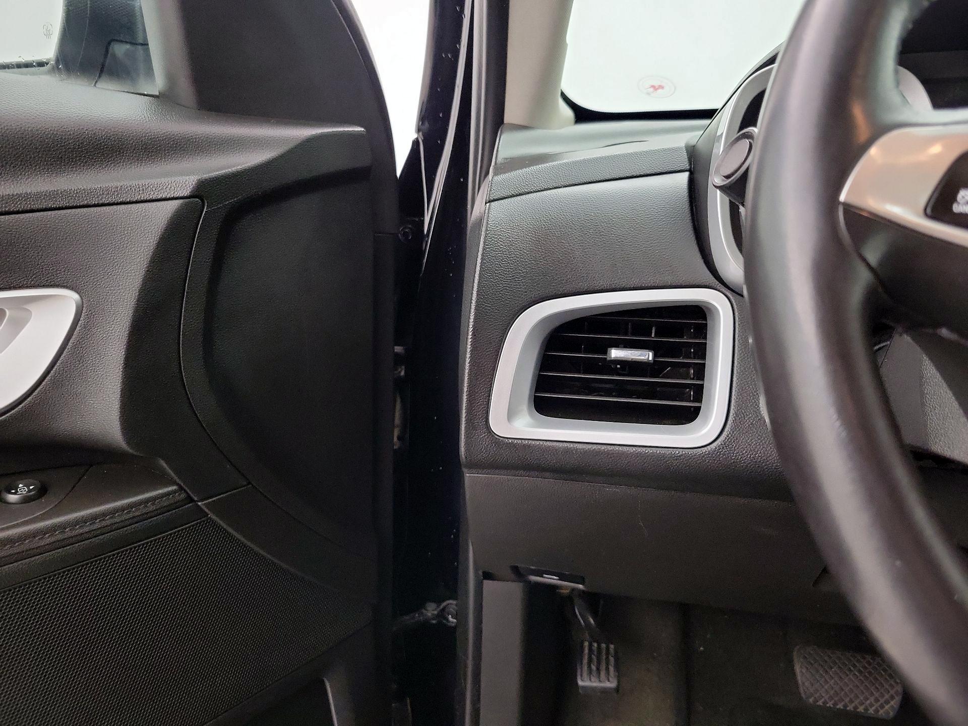 Thumbnail: 2016 Chevrolet Equinox - 13