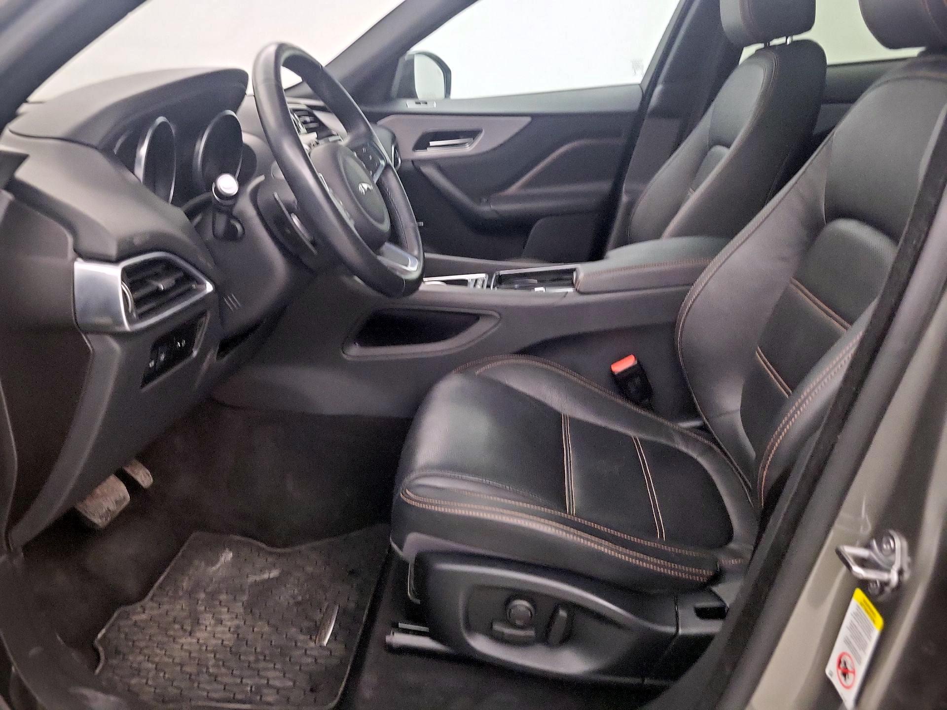 Thumbnail: 2018 Jaguar F-Pace - 11