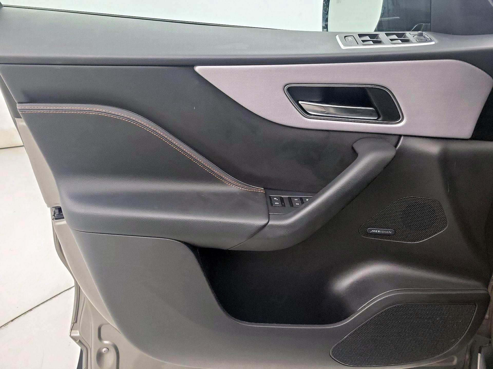 Thumbnail: 2018 Jaguar F-Pace - 12