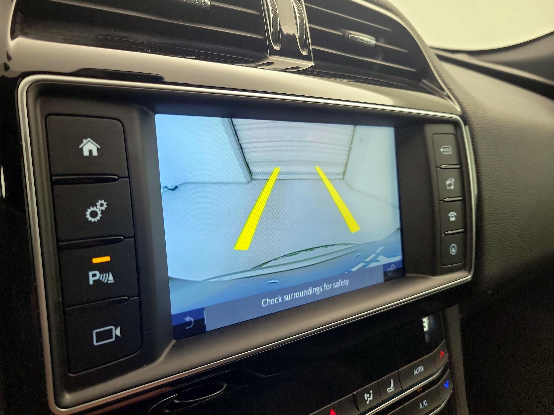 Thumbnail: 2018 Jaguar F-Pace - 15