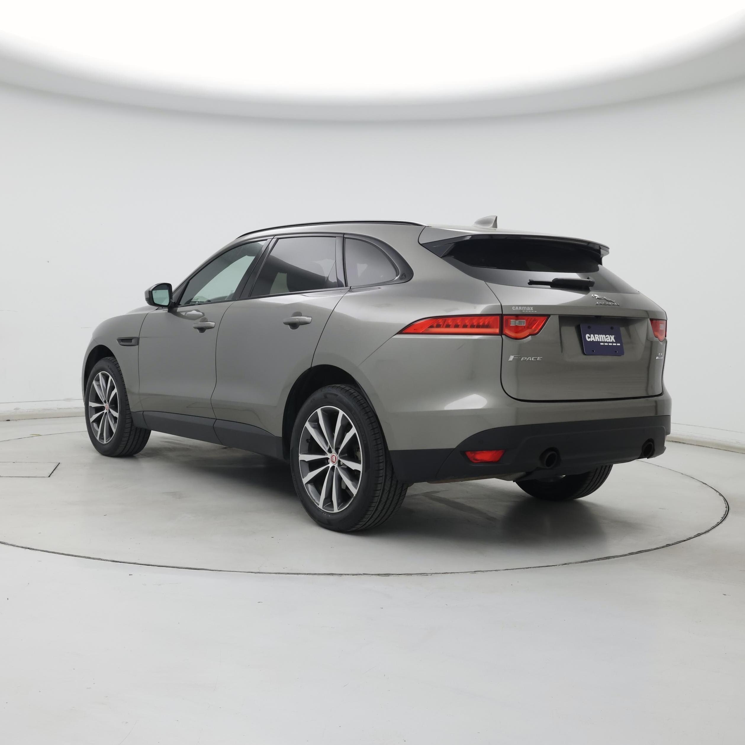 Thumbnail: 2018 Jaguar F-Pace - 2