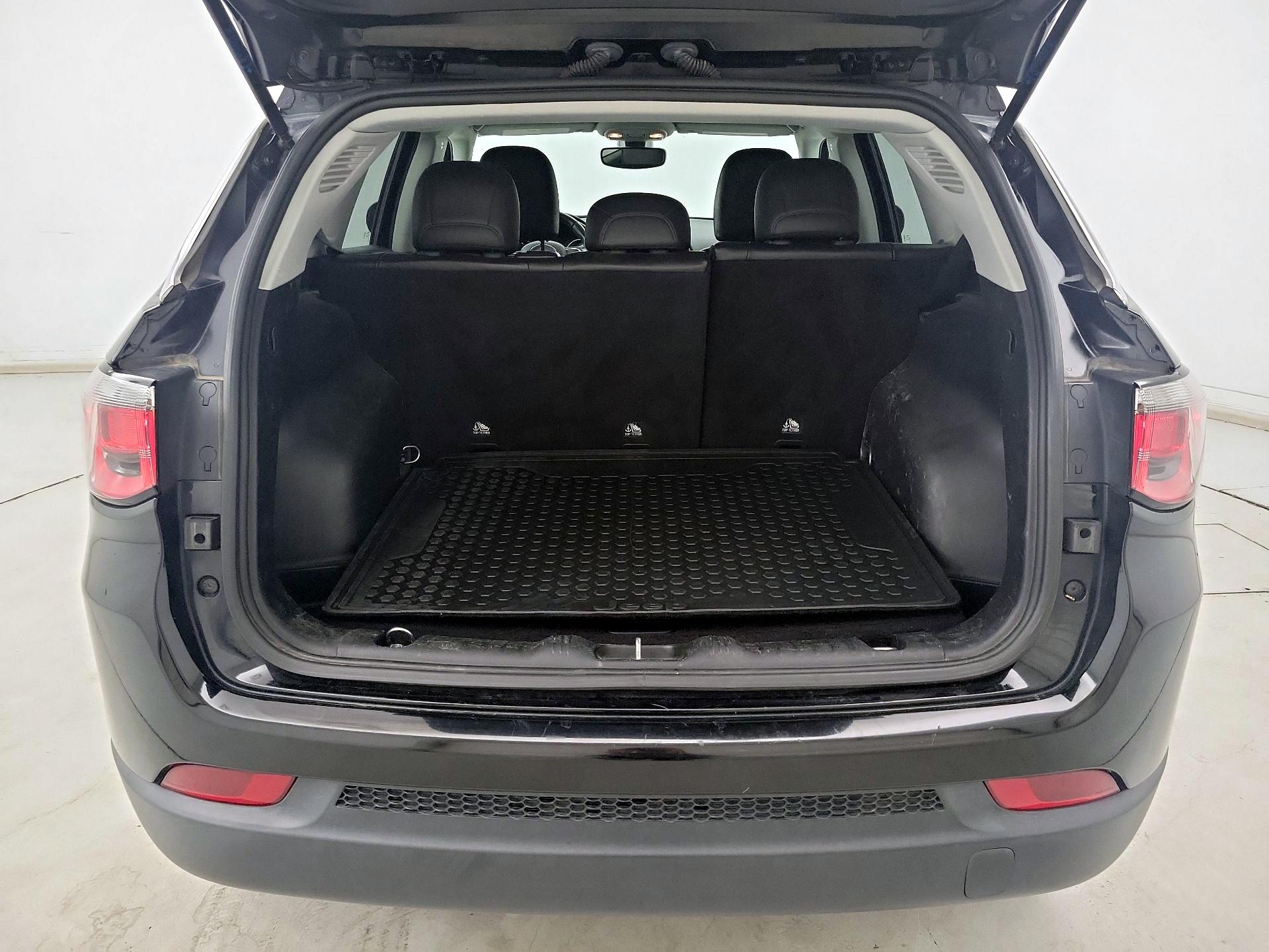 Thumbnail: 2019 Jeep Compass - 20