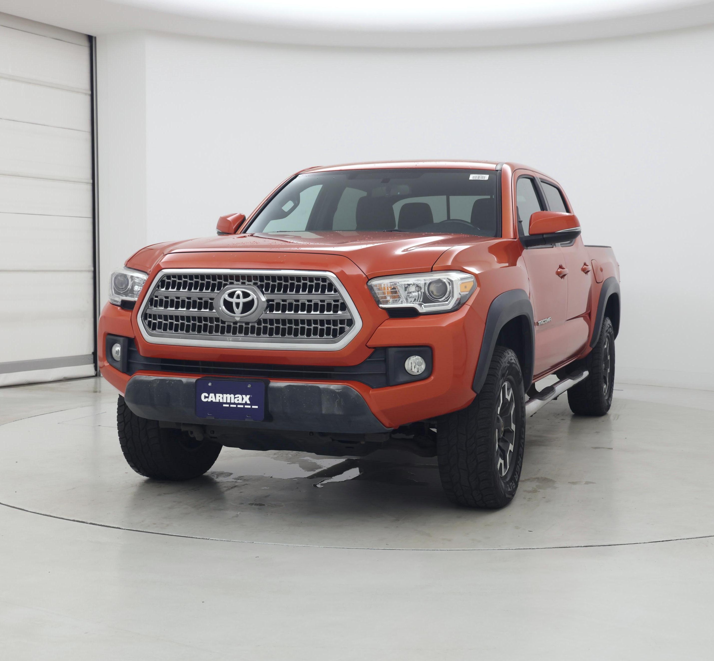Thumbnail: 2017 Toyota Tacoma - 4