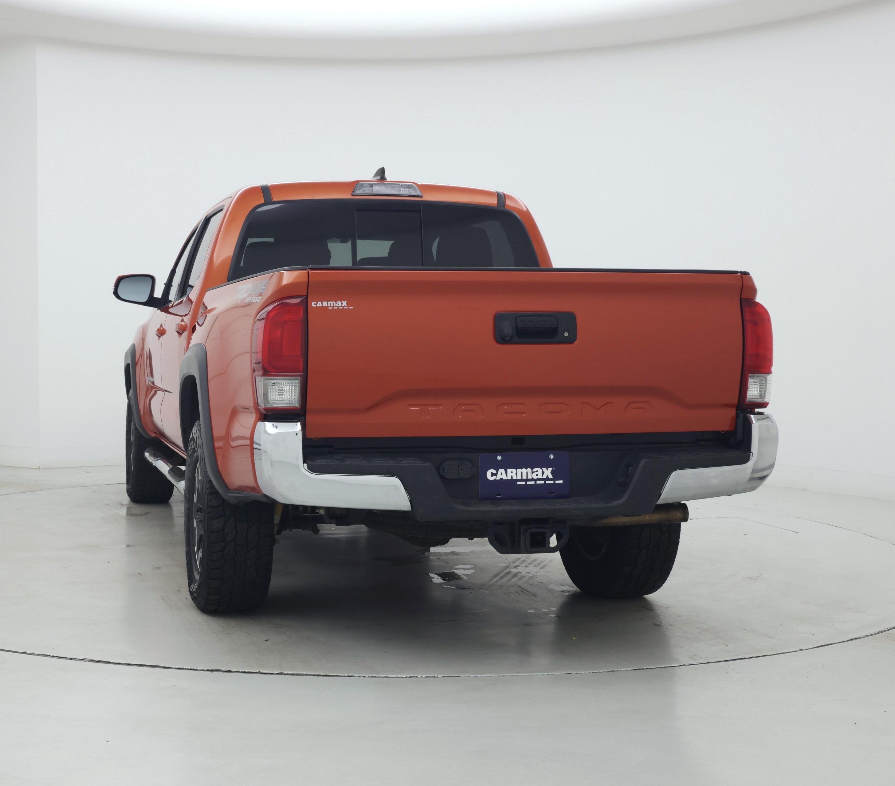 Thumbnail: 2017 Toyota Tacoma - 6
