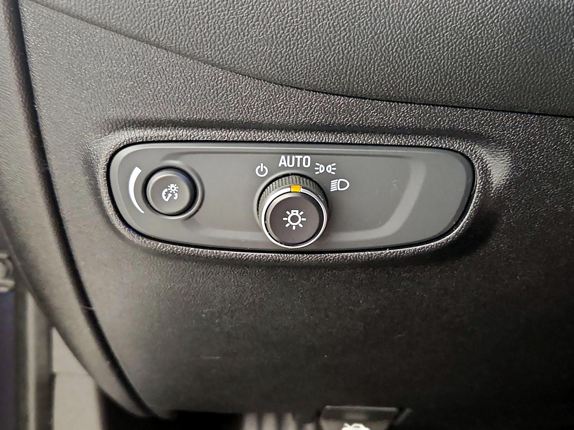 Thumbnail: 2019 Chevrolet Equinox - 13