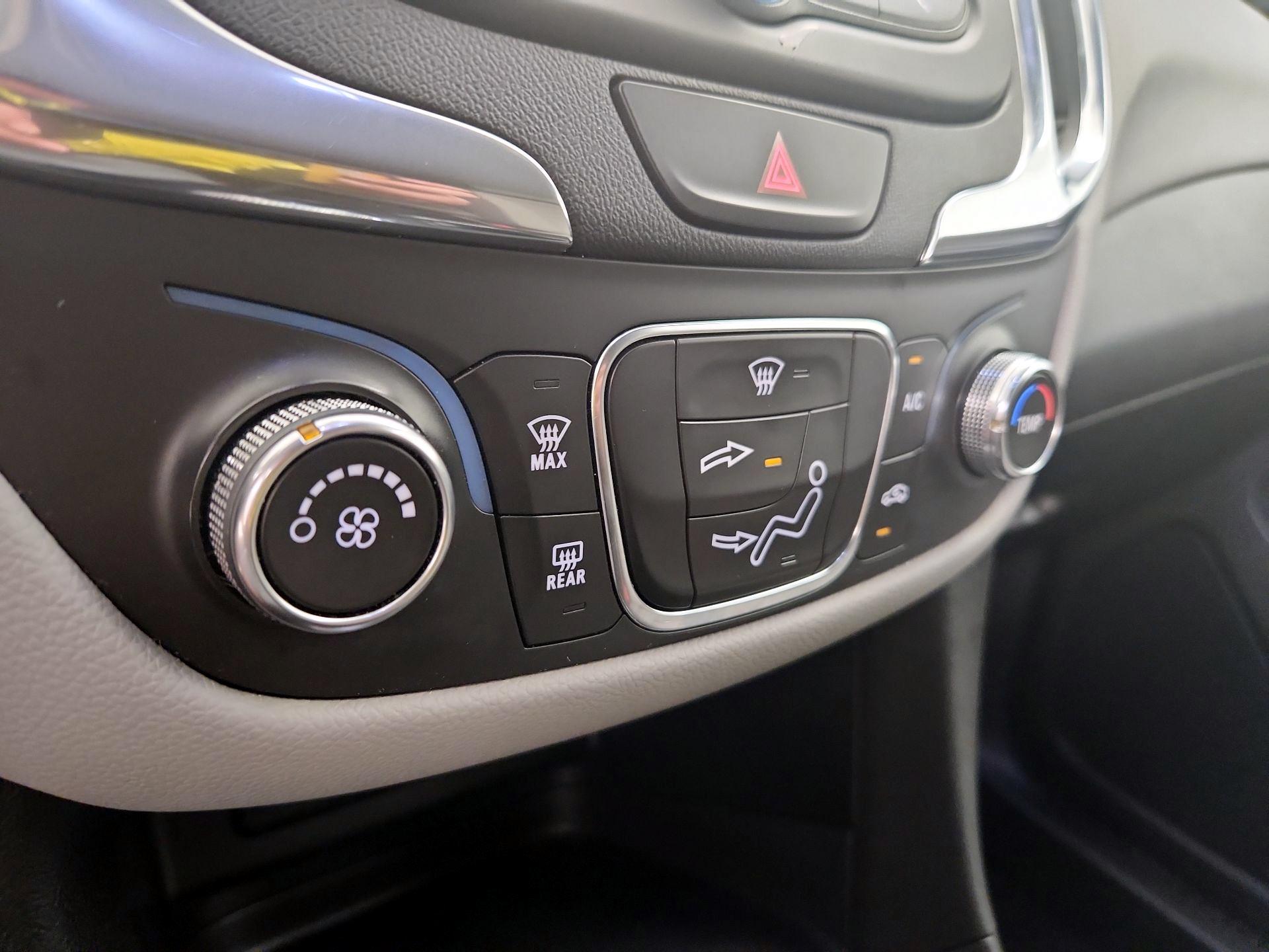 Thumbnail: 2019 Chevrolet Equinox - 16
