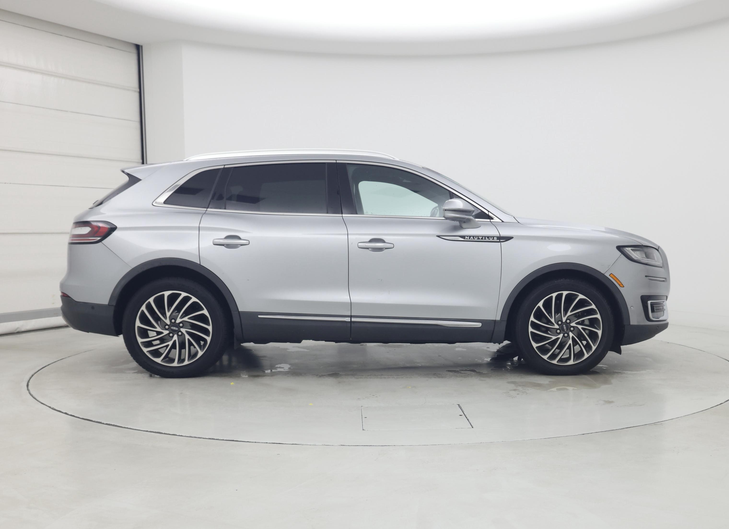 Thumbnail: 2020 Lincoln Nautilus - 7