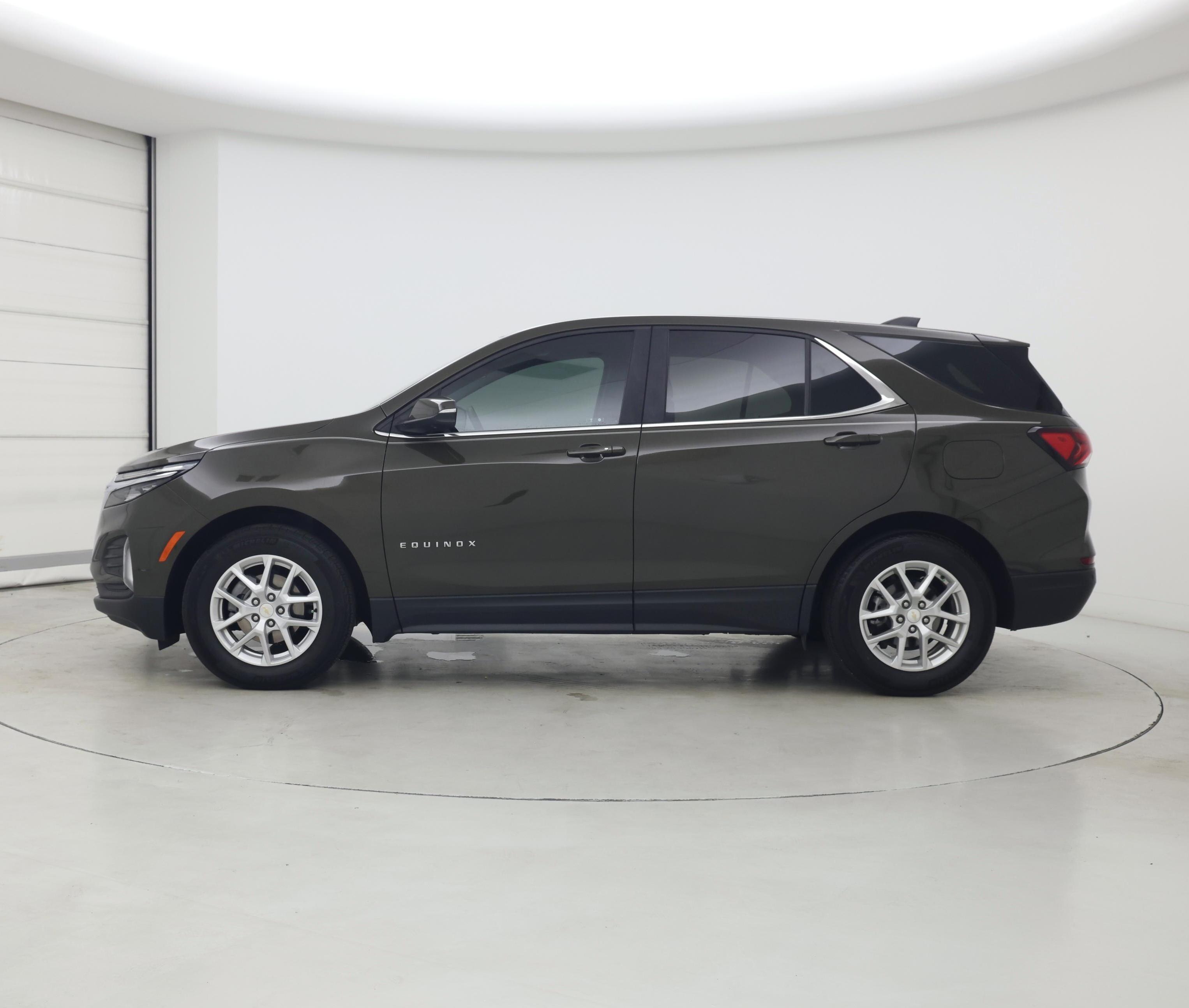 Thumbnail: 2023 Chevrolet Equinox - 3