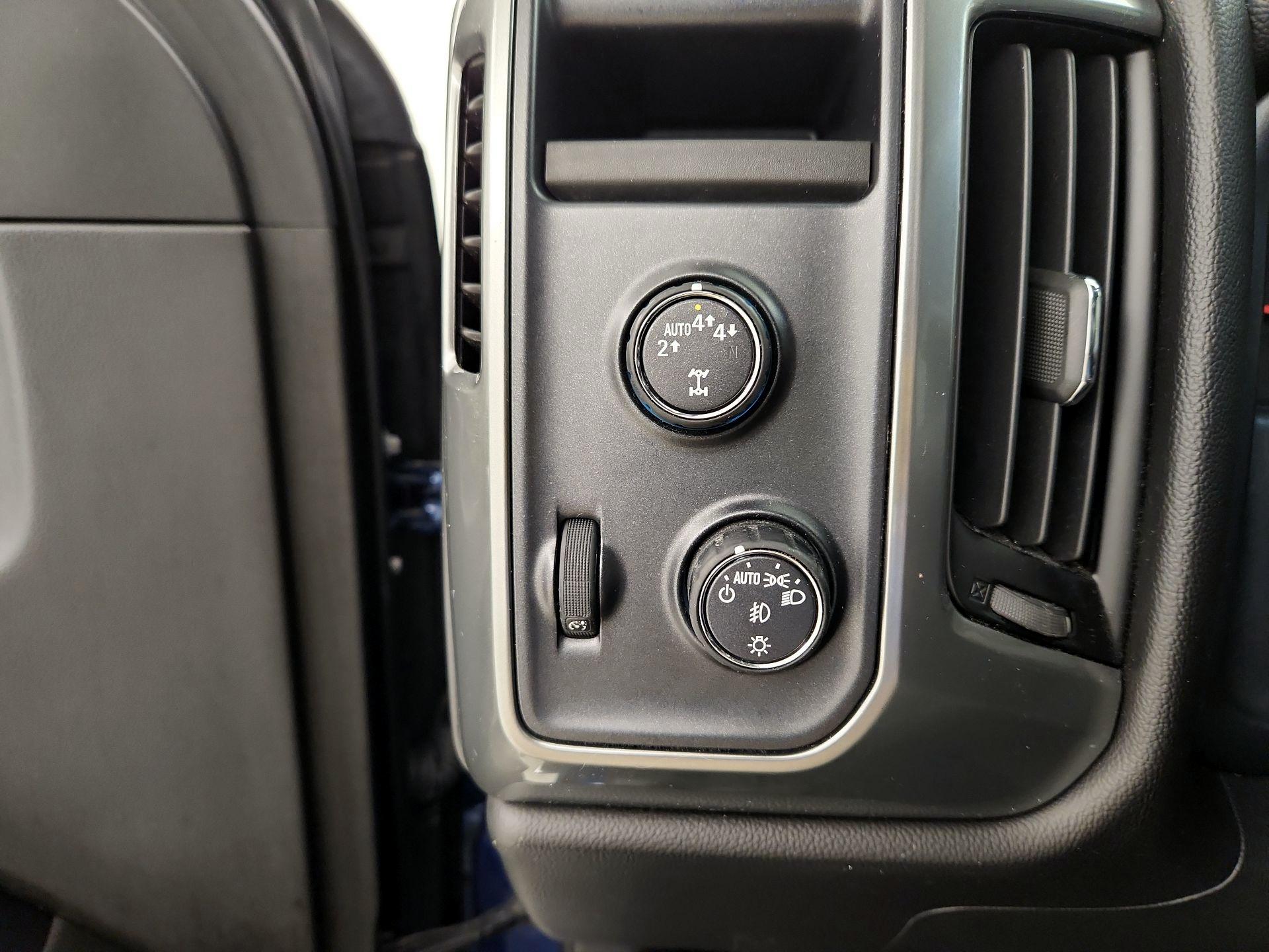 Thumbnail: 2017 Chevrolet Silverado 1500 - 13