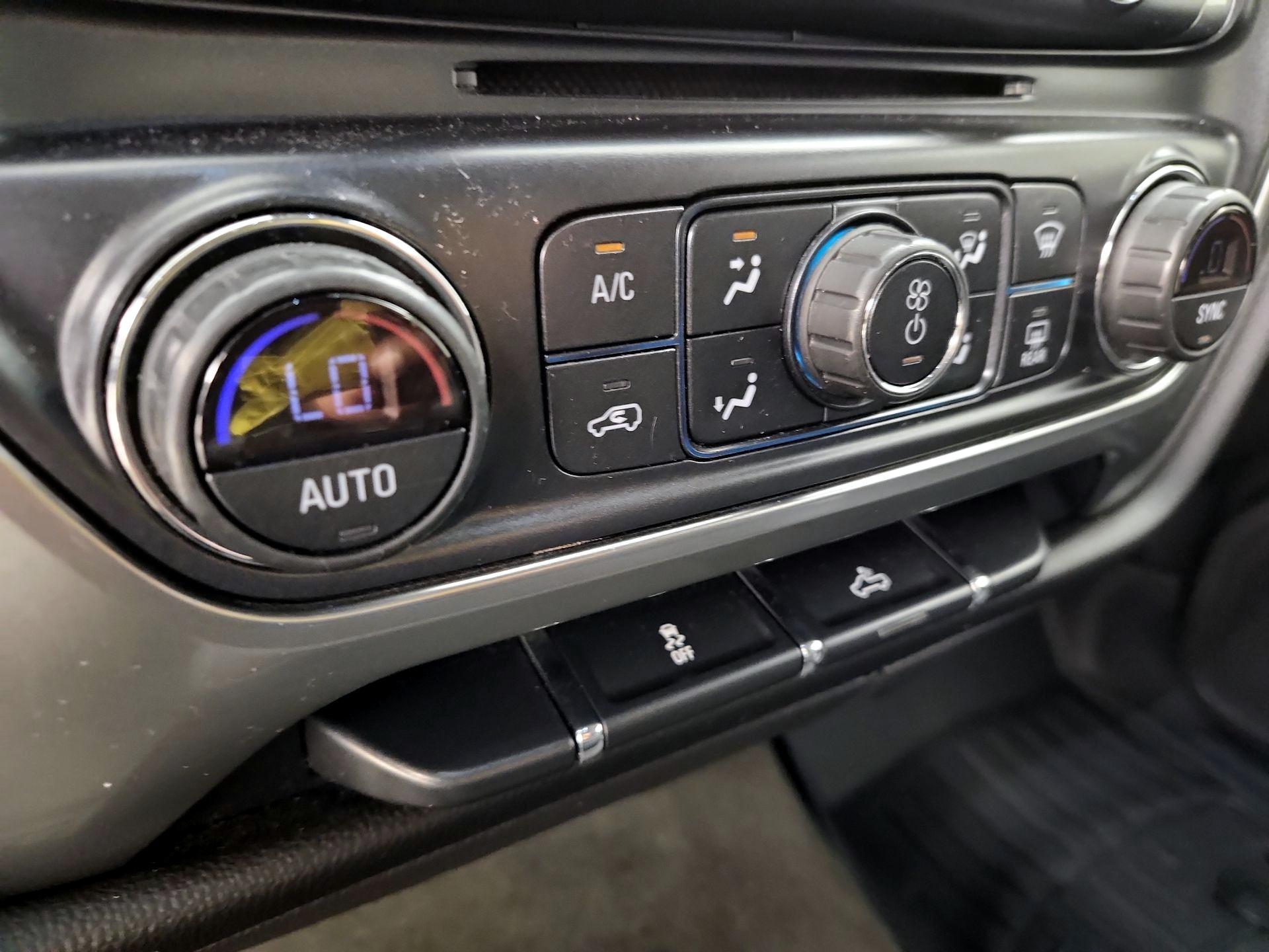 Thumbnail: 2017 Chevrolet Silverado 1500 - 17