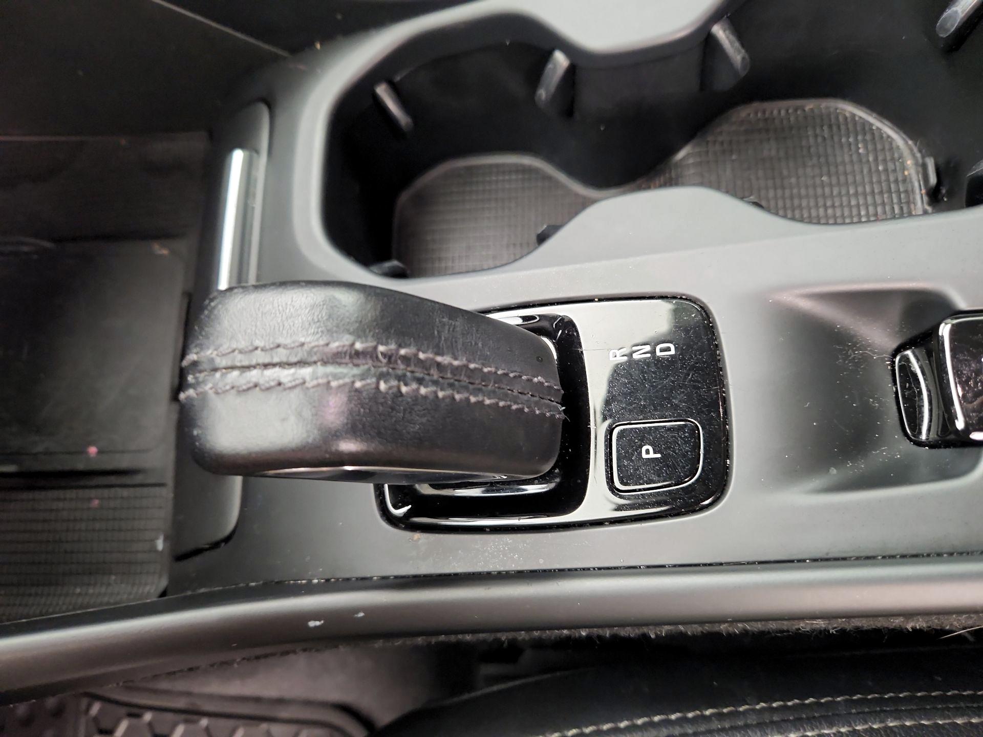 Thumbnail: 2021 Volvo XC40 - 18