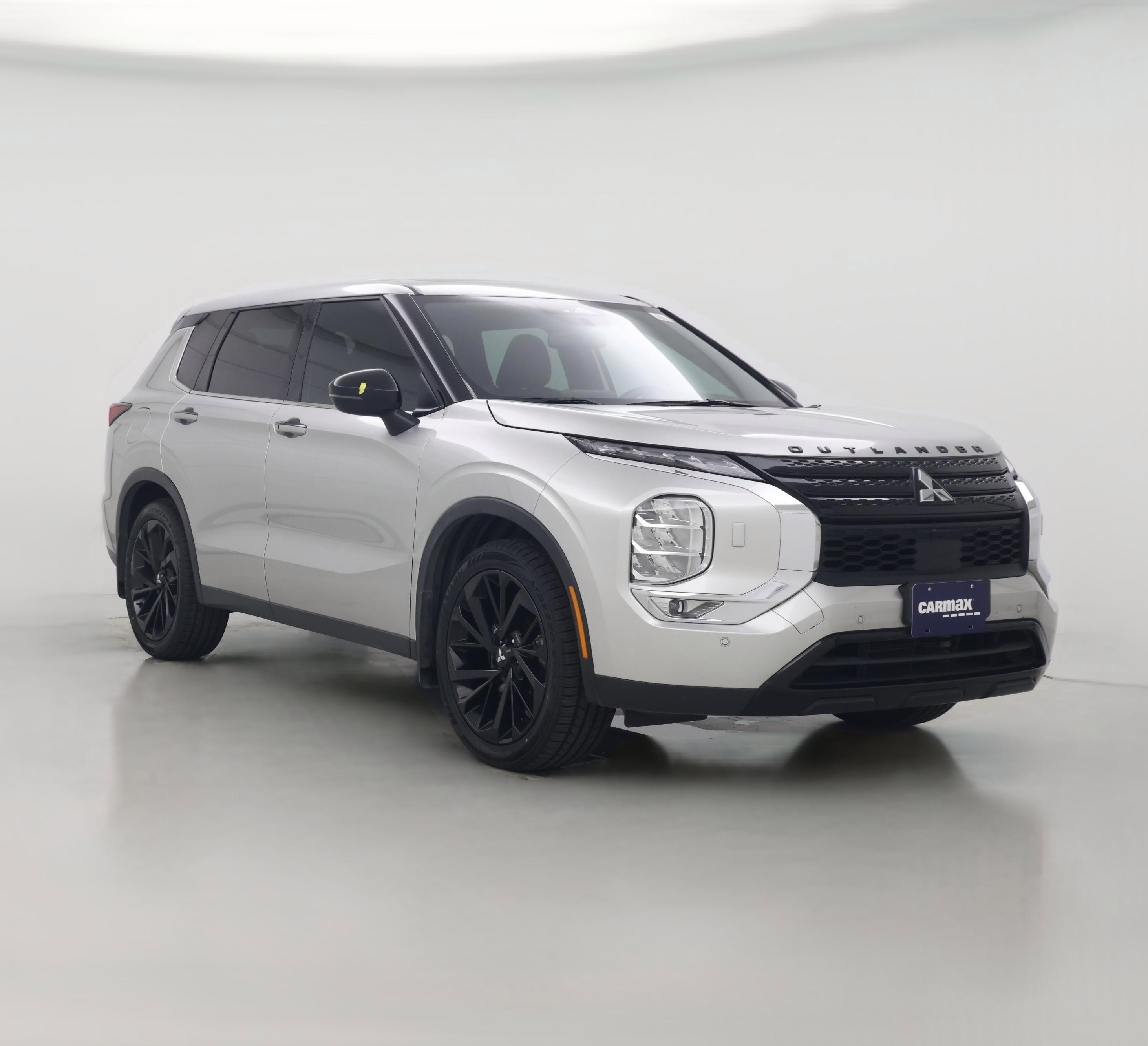 Thumbnail: 2022 Mitsubishi Outlander - 1