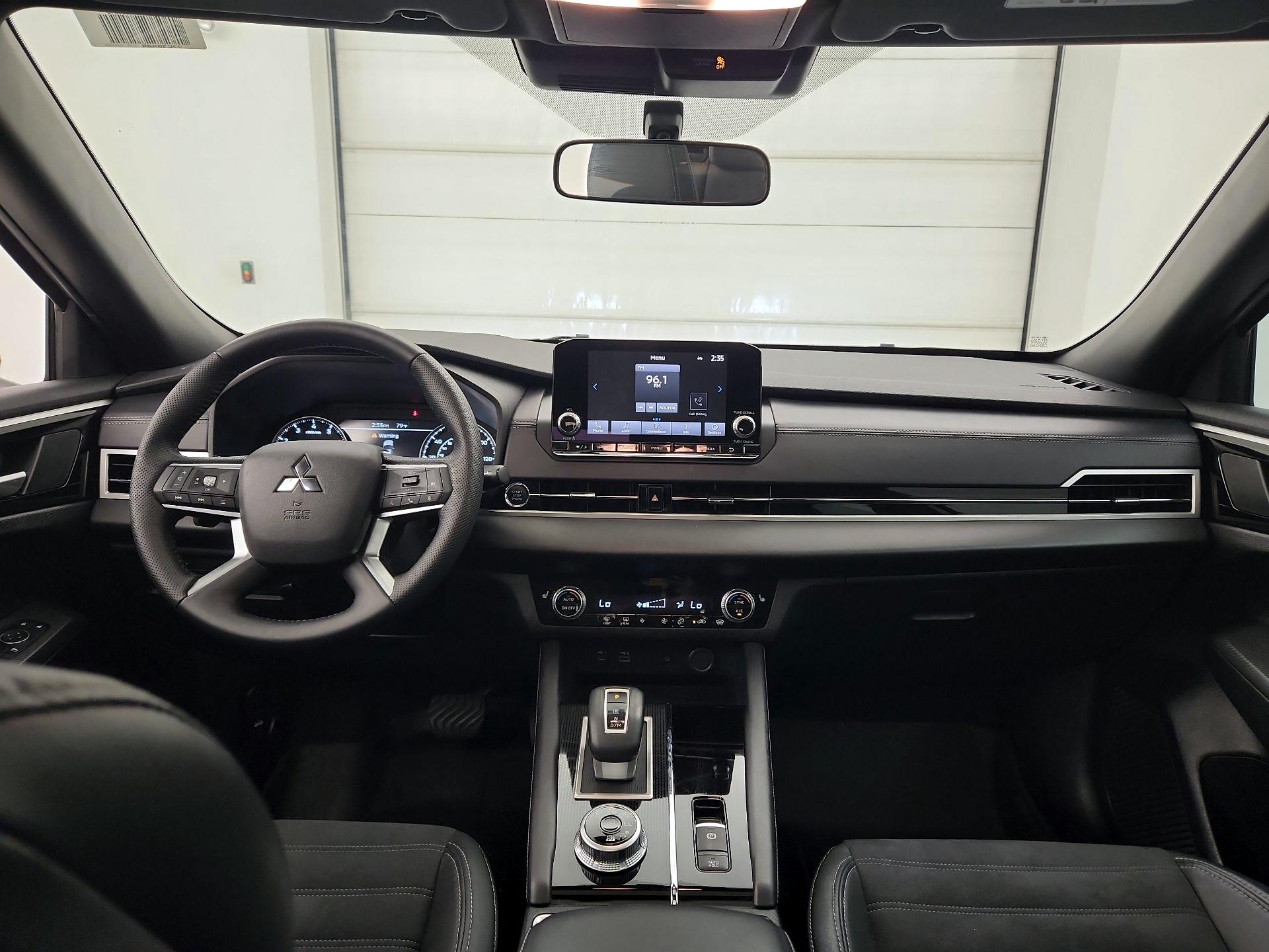 Thumbnail: 2022 Mitsubishi Outlander - 9