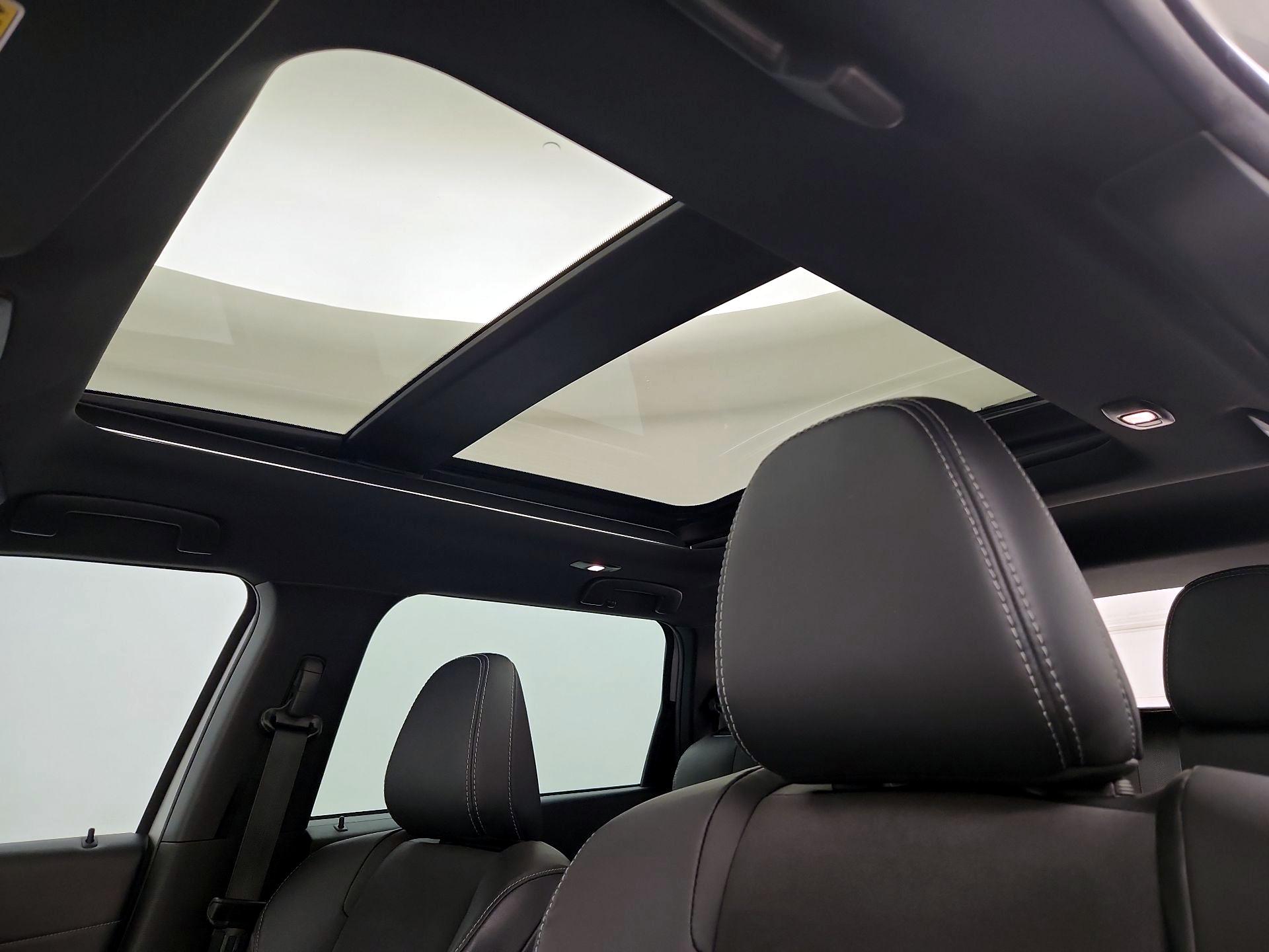 Thumbnail: 2022 Mitsubishi Outlander - 19