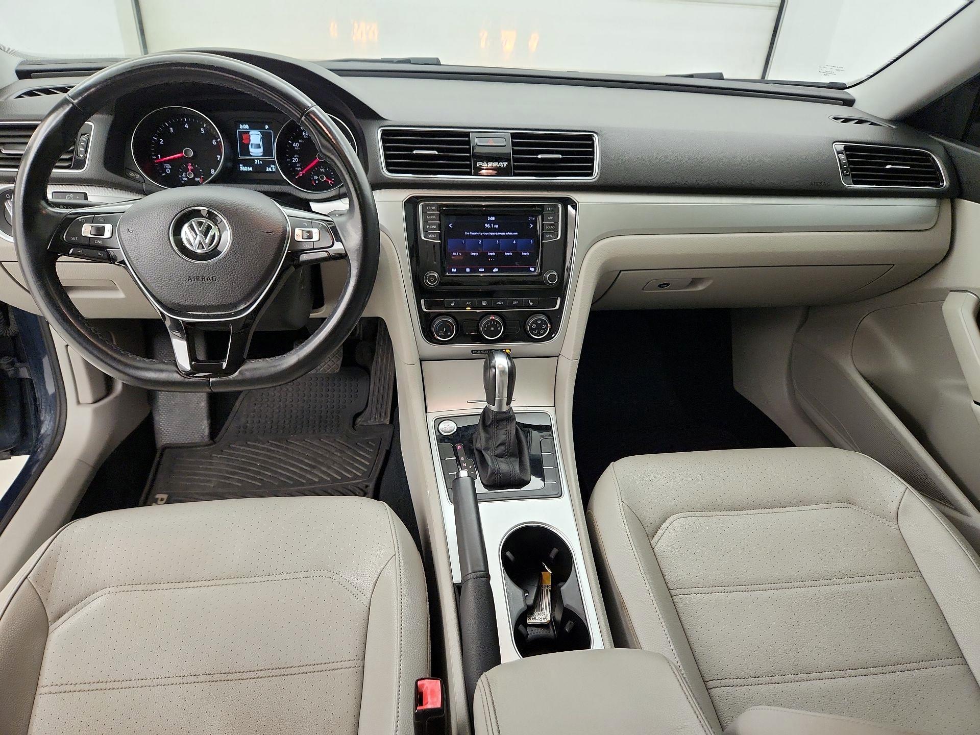 Thumbnail: 2019 Volkswagen Passat - 9
