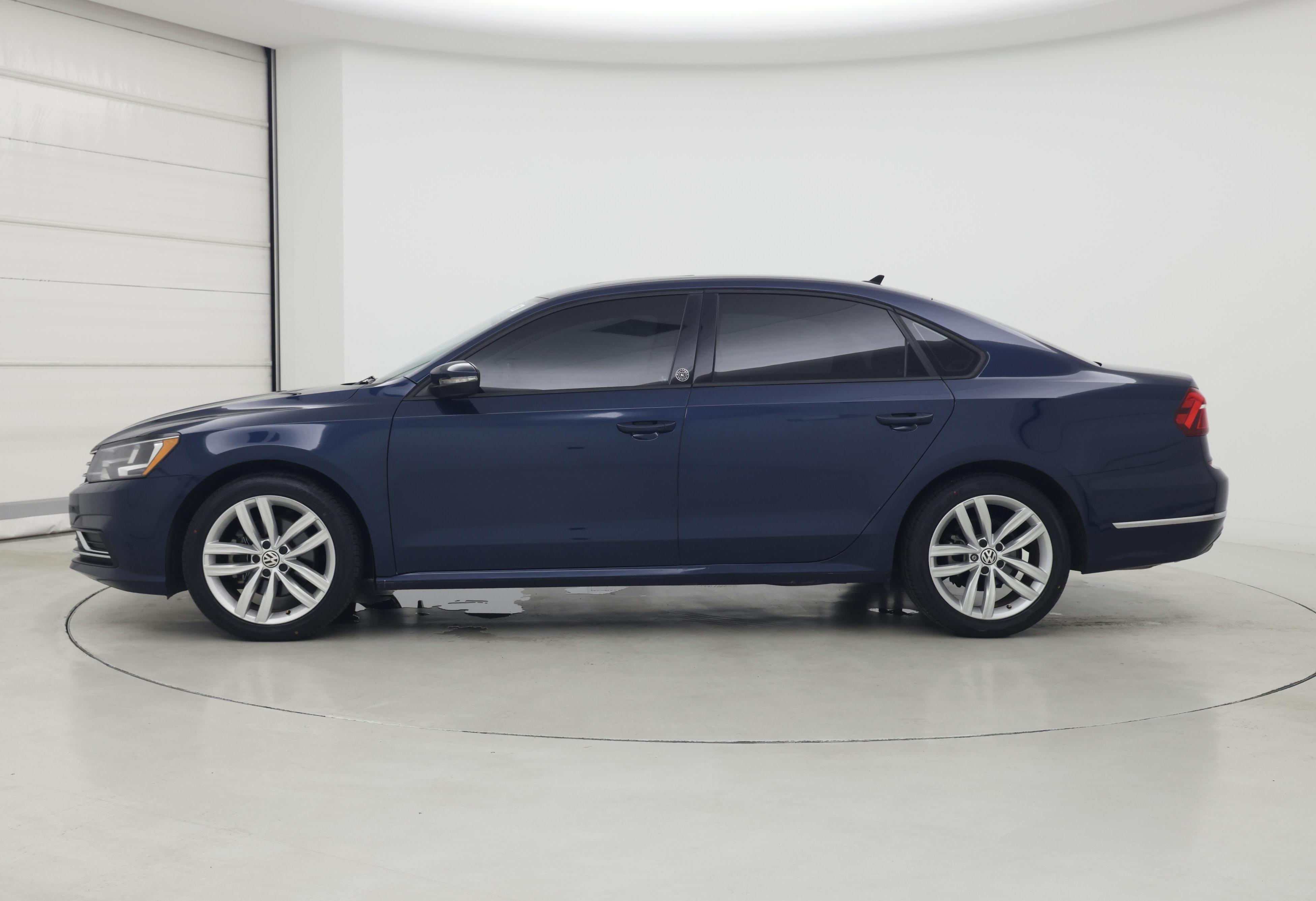 Thumbnail: 2019 Volkswagen Passat - 3