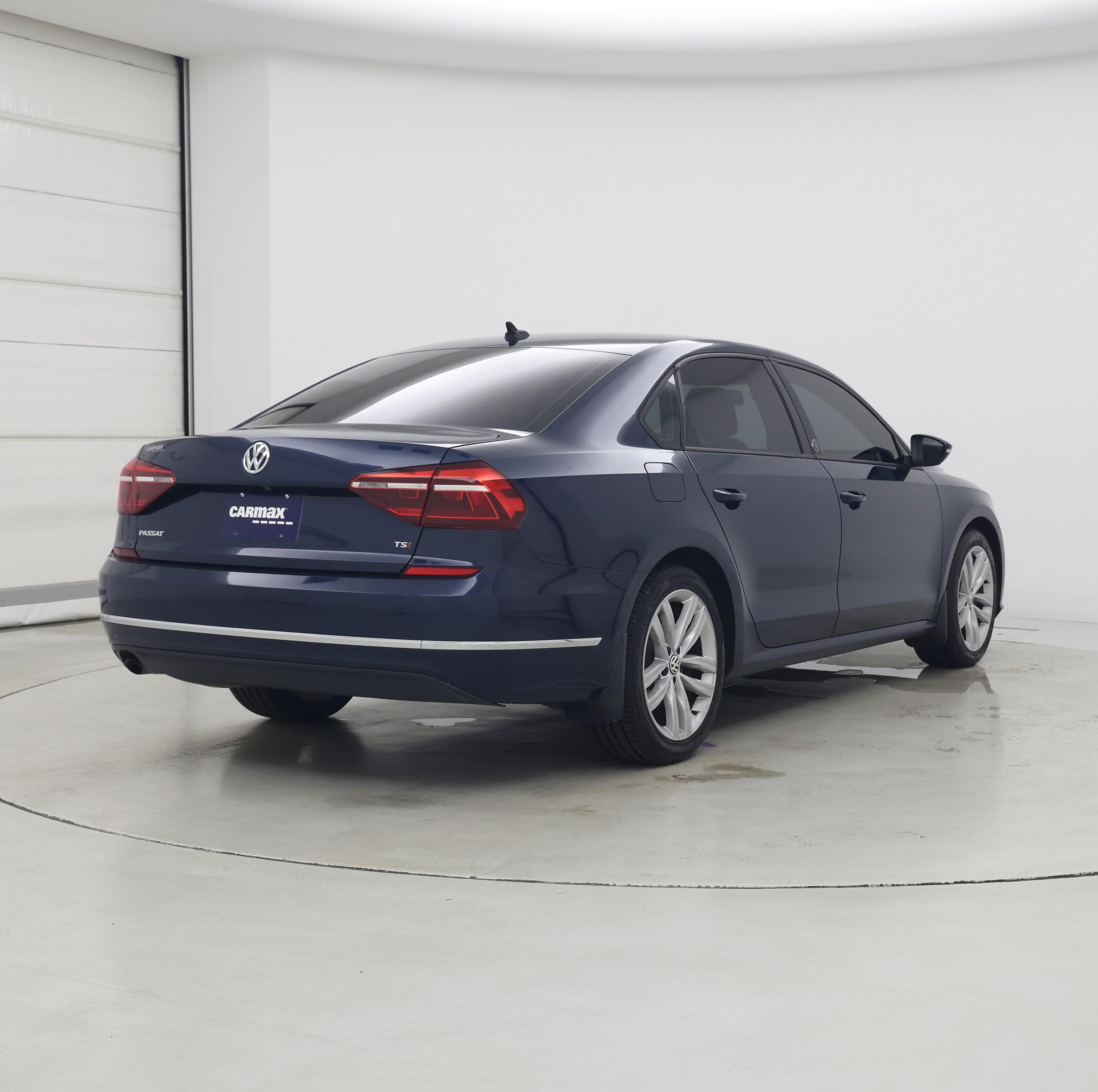 Thumbnail: 2019 Volkswagen Passat - 8