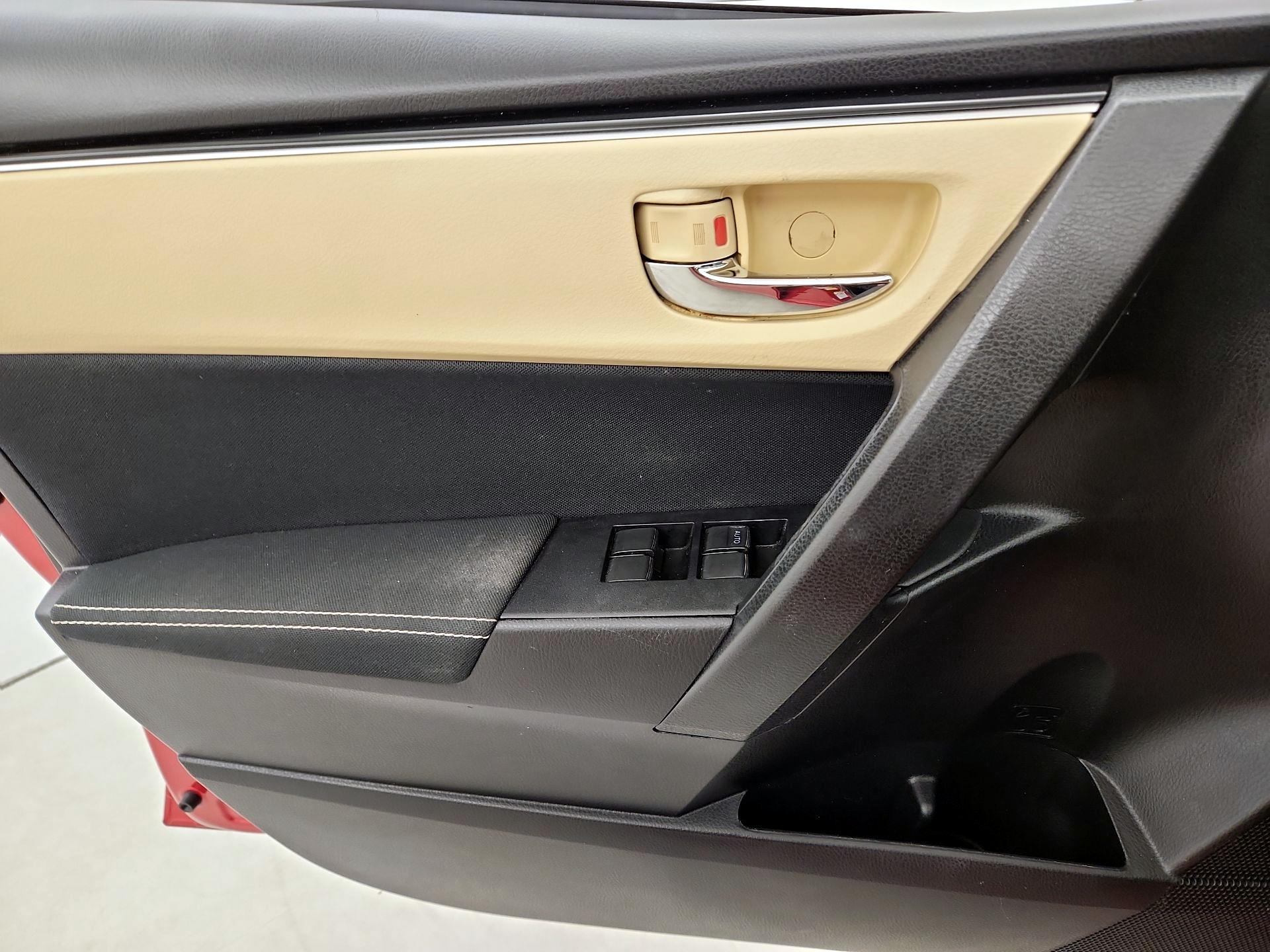 Thumbnail: 2018 Toyota Corolla - 12