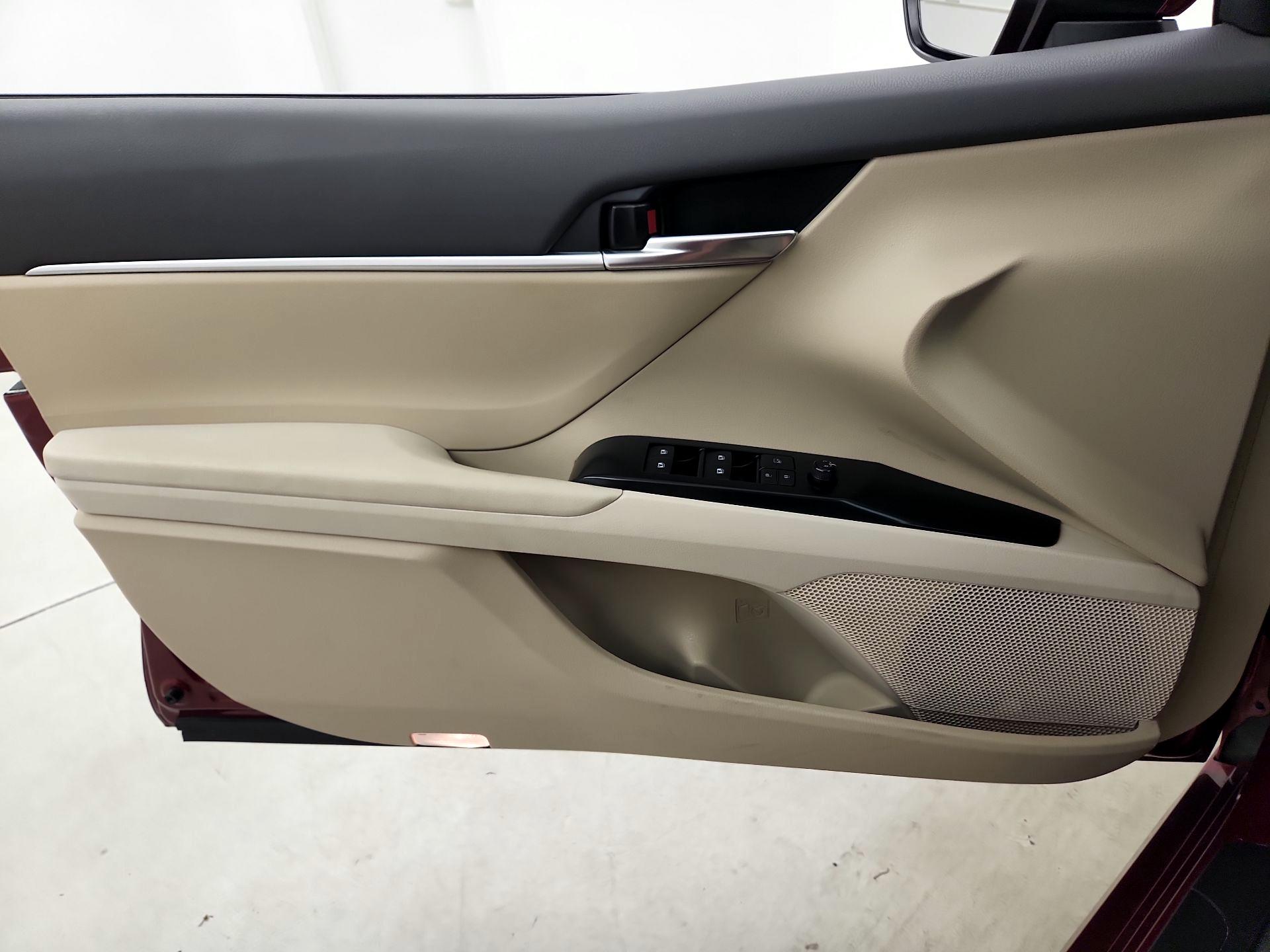 Thumbnail: 2018 Toyota Camry - 12