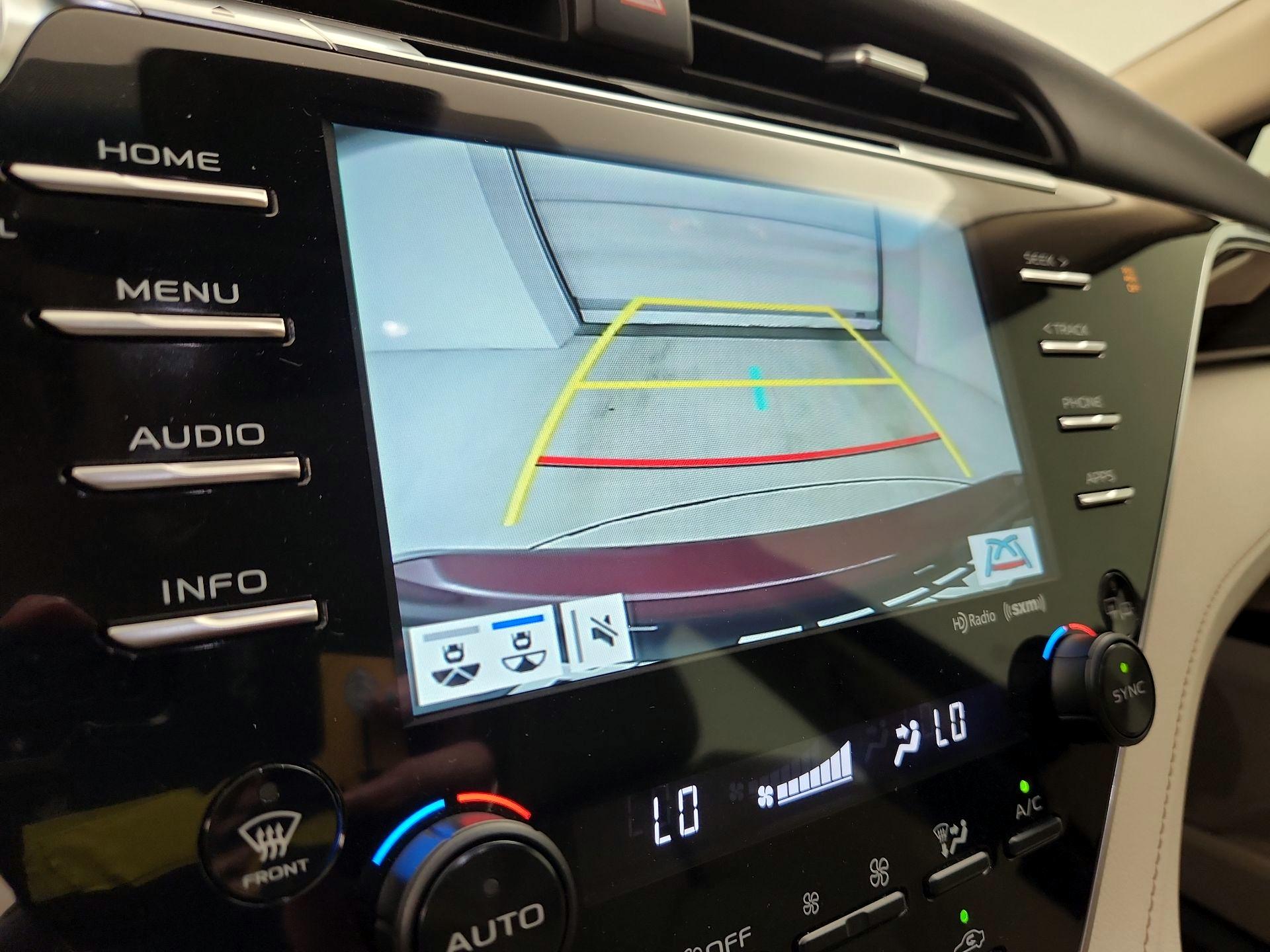 Thumbnail: 2018 Toyota Camry - 14