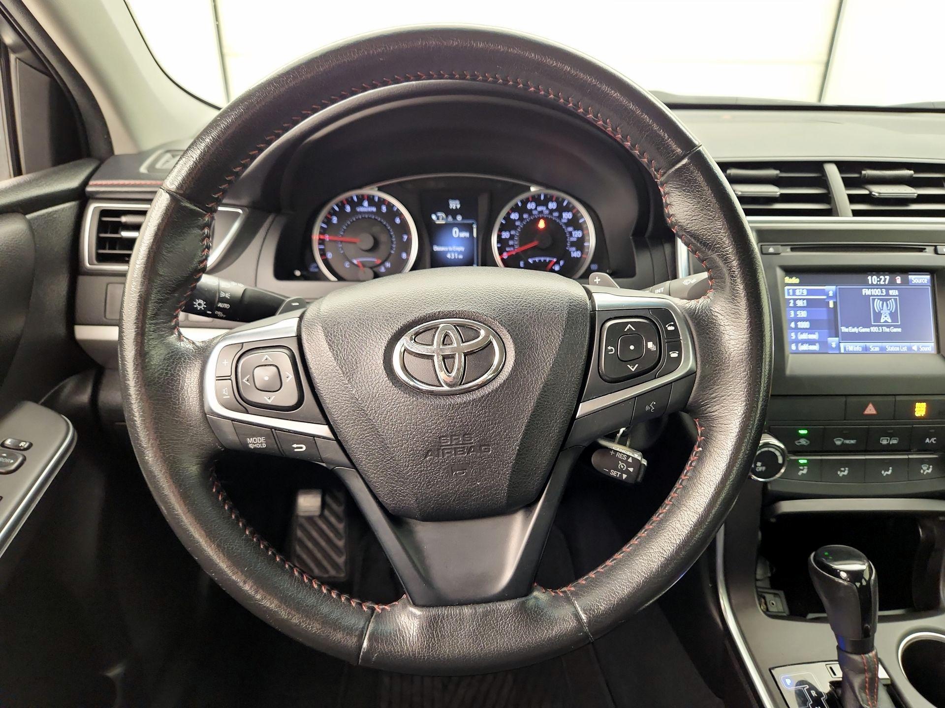 Thumbnail: 2016 Toyota Camry - 10