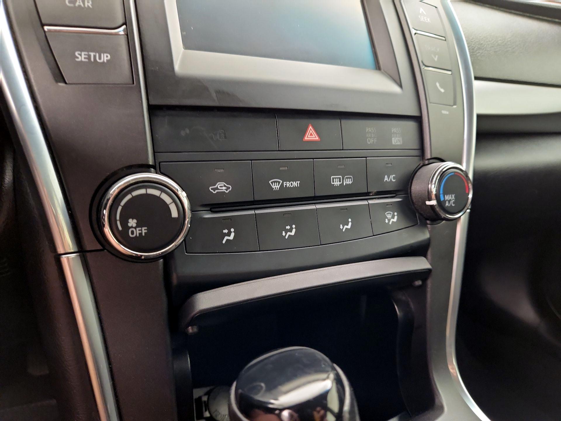 Thumbnail: 2016 Toyota Camry - 16