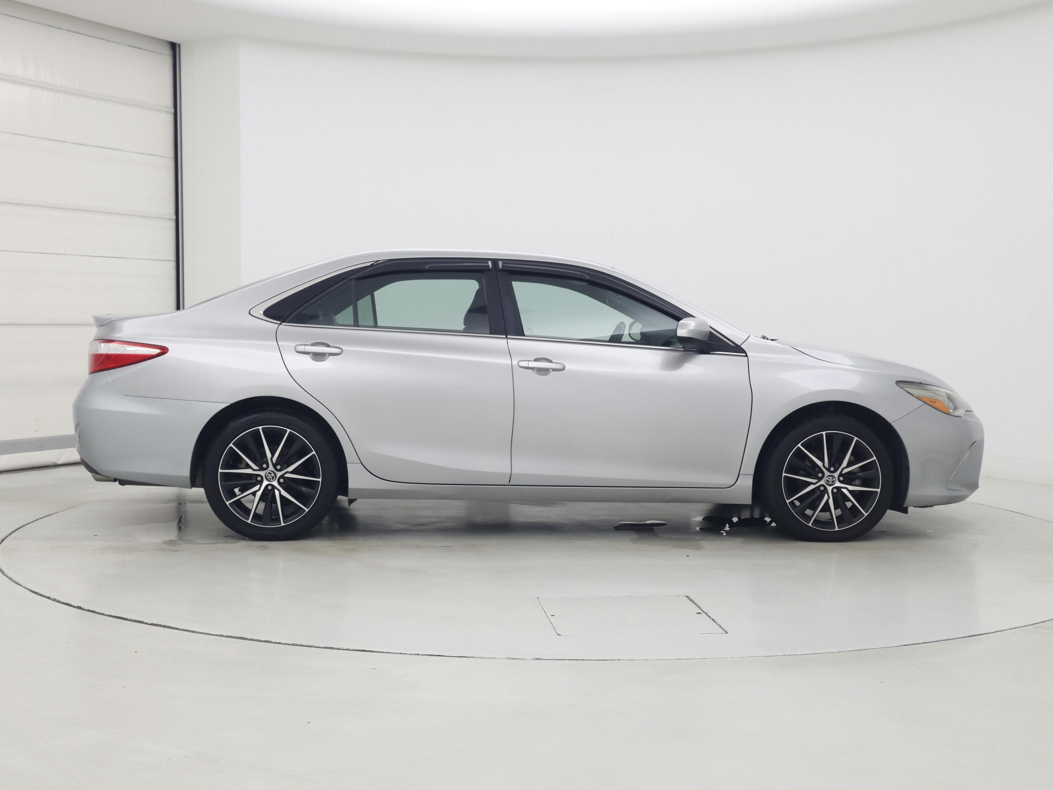 Thumbnail: 2016 Toyota Camry - 7