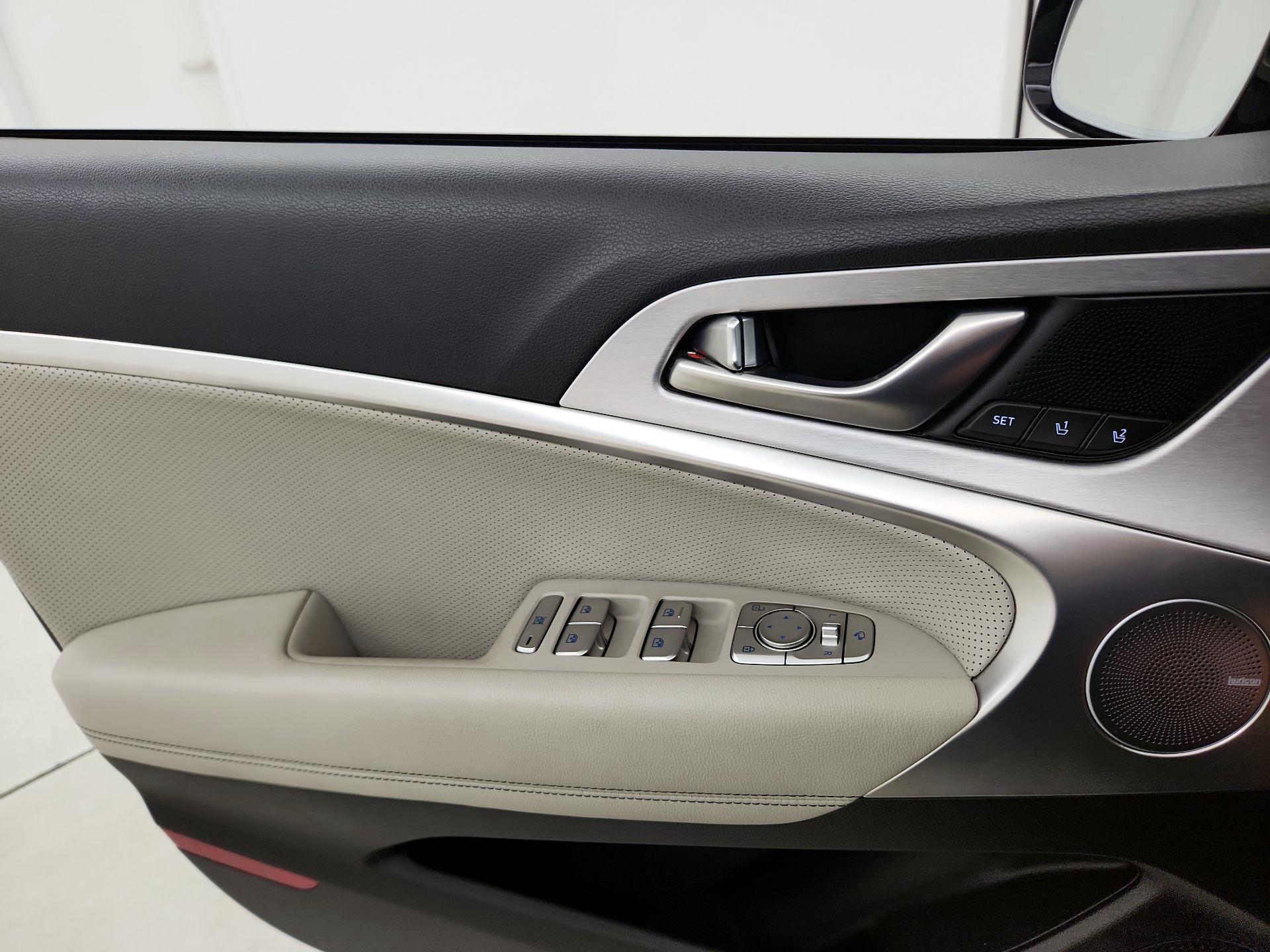 Thumbnail: 2021 Genesis G70 - 12