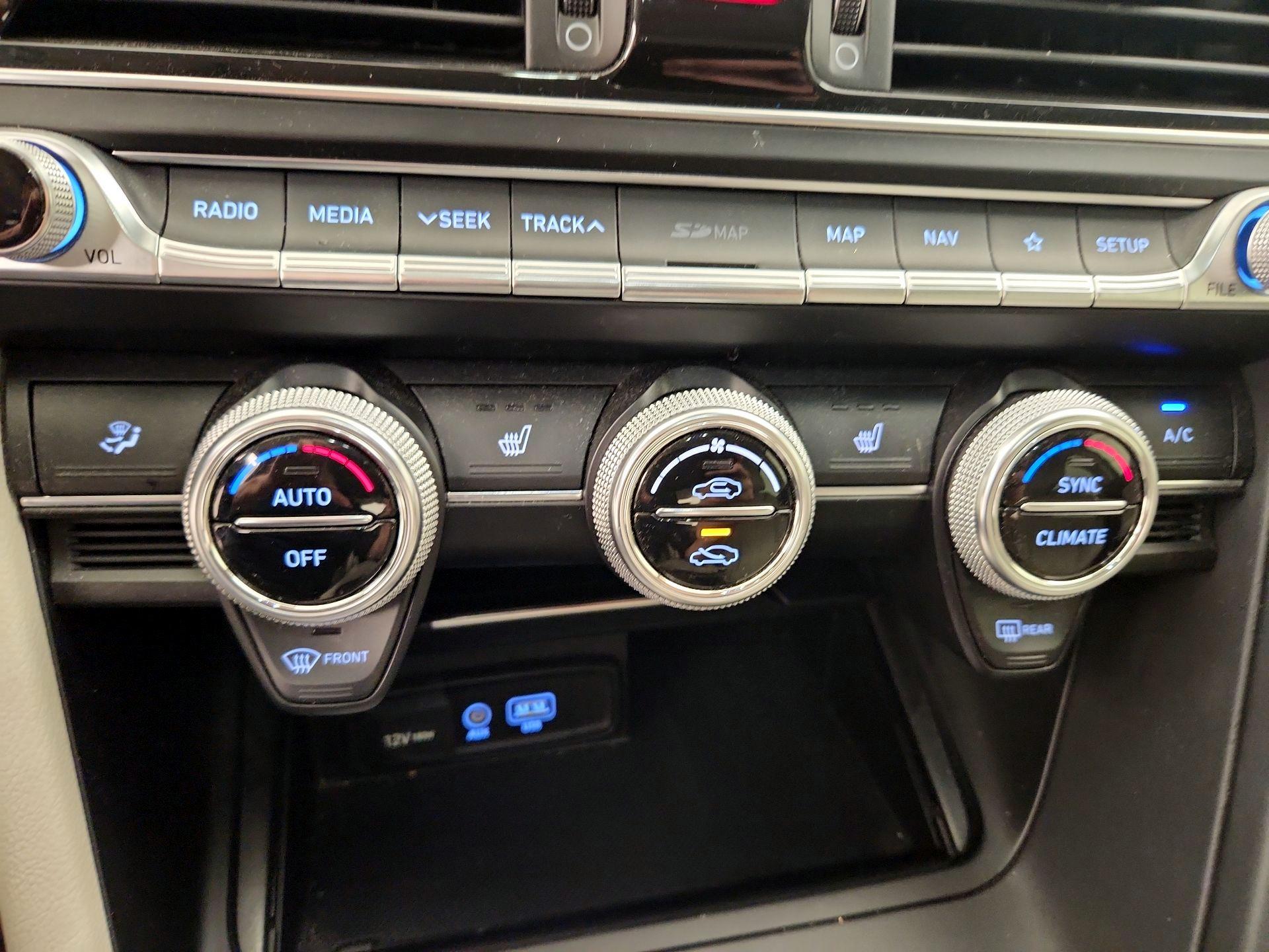Thumbnail: 2021 Genesis G70 - 17
