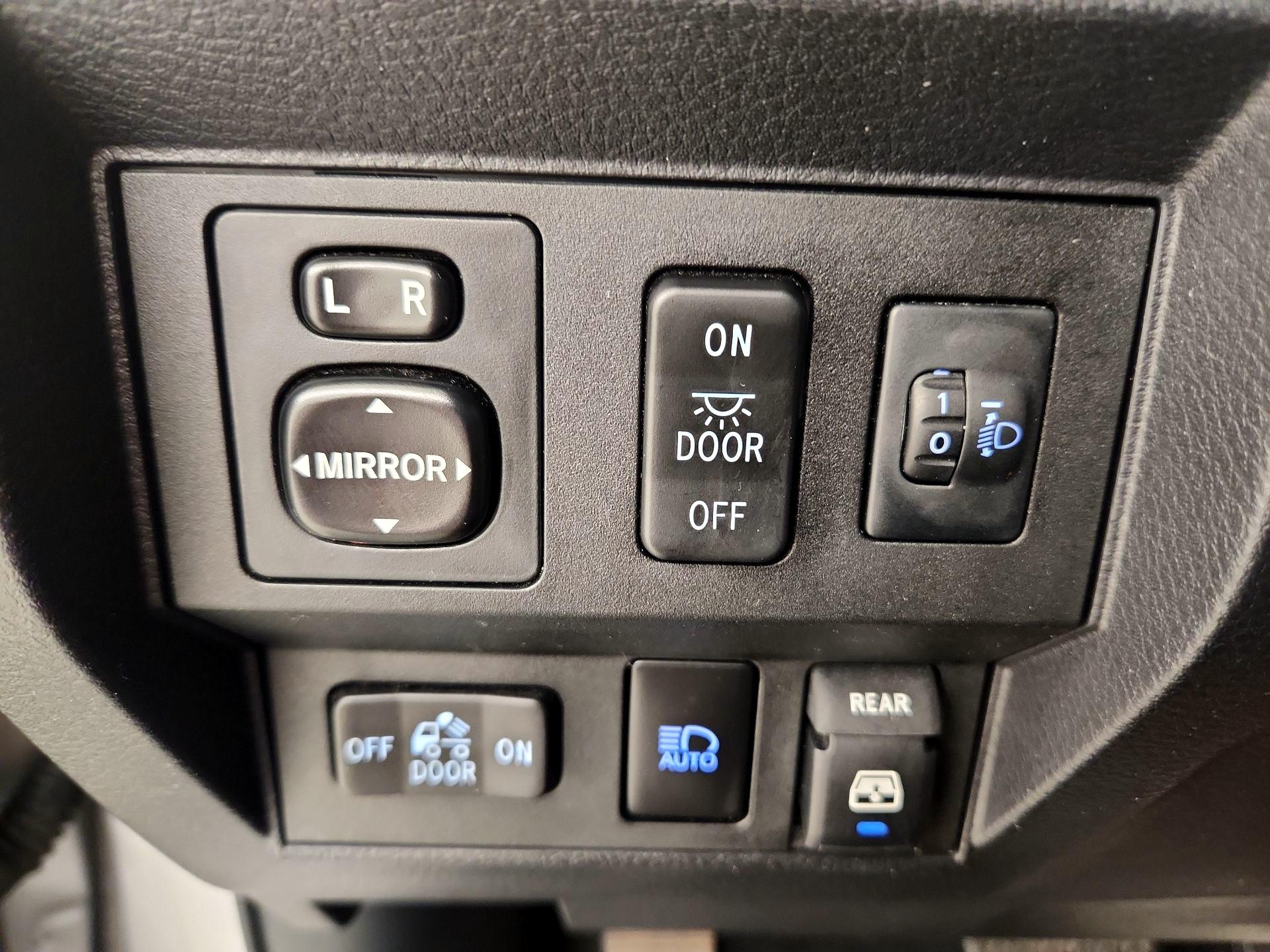 Thumbnail: 2018 Toyota Tundra - 13
