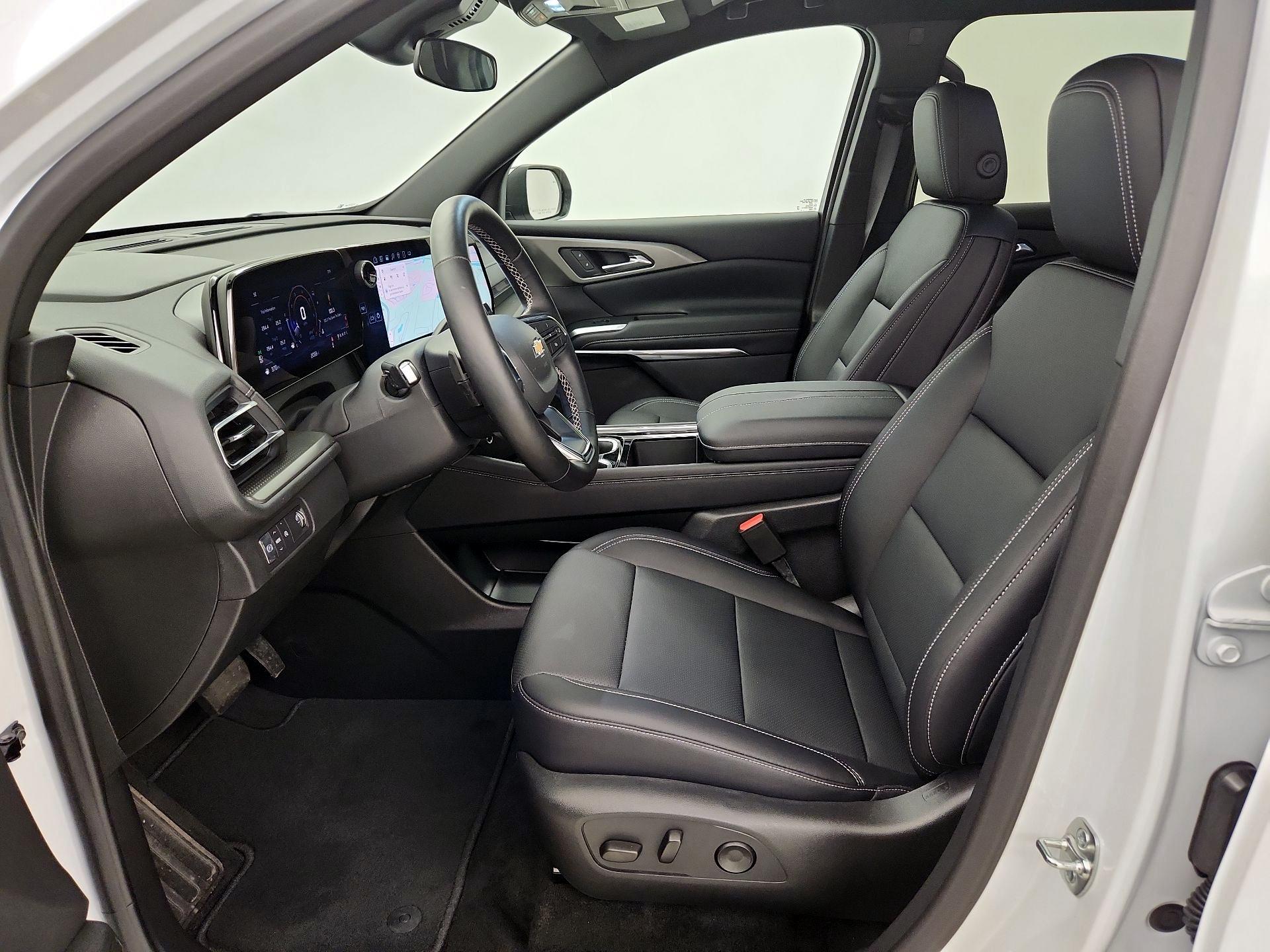 Thumbnail: 2025 Chevrolet Traverse - 11