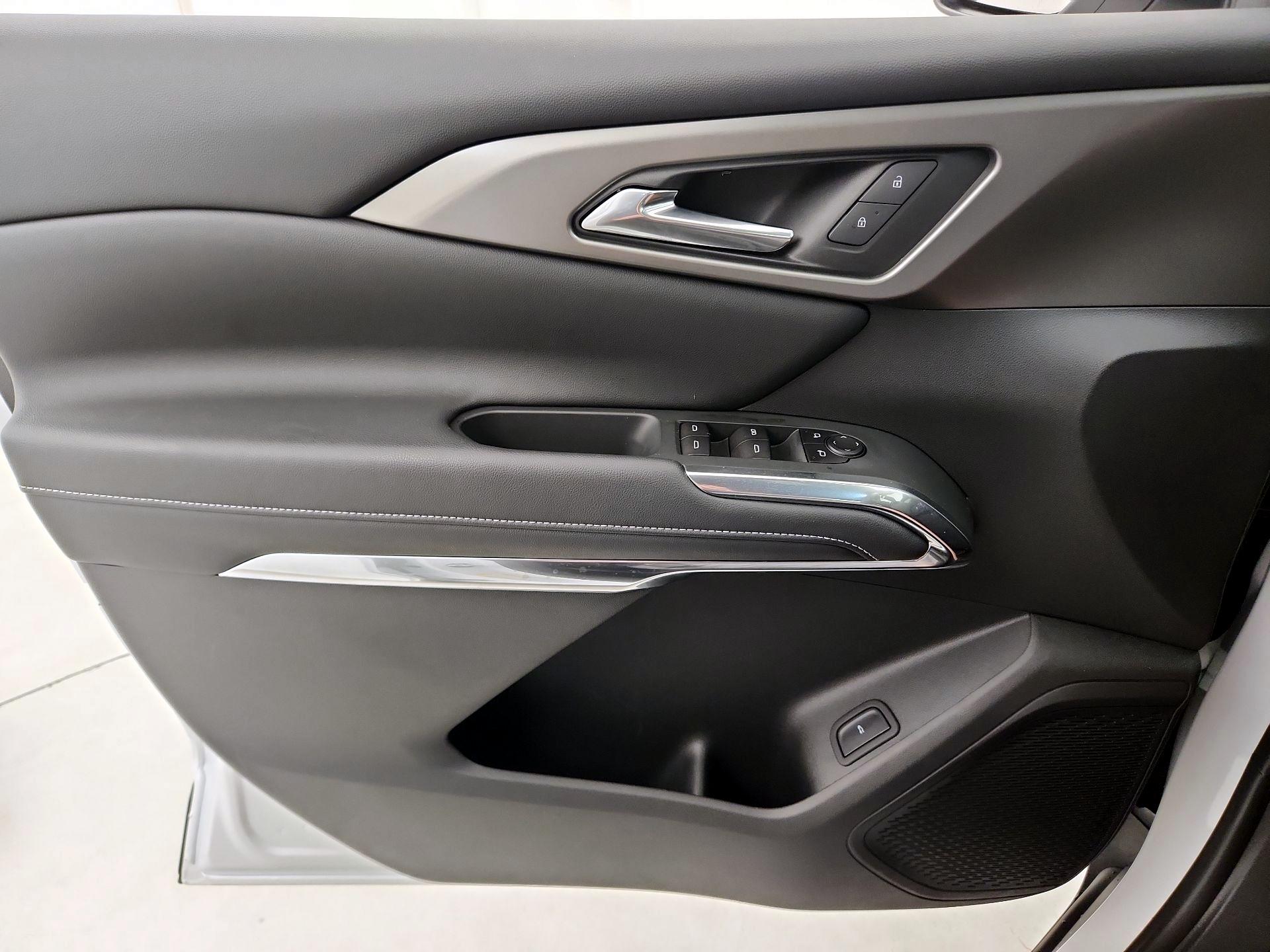 Thumbnail: 2025 Chevrolet Traverse - 12