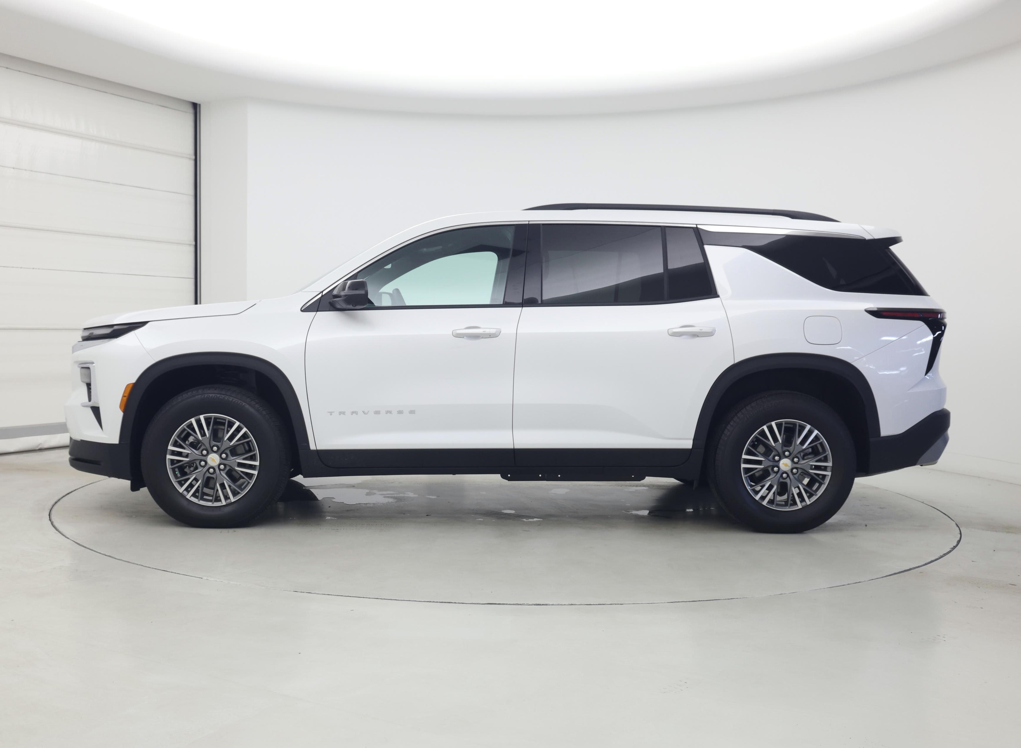 Thumbnail: 2025 Chevrolet Traverse - 3