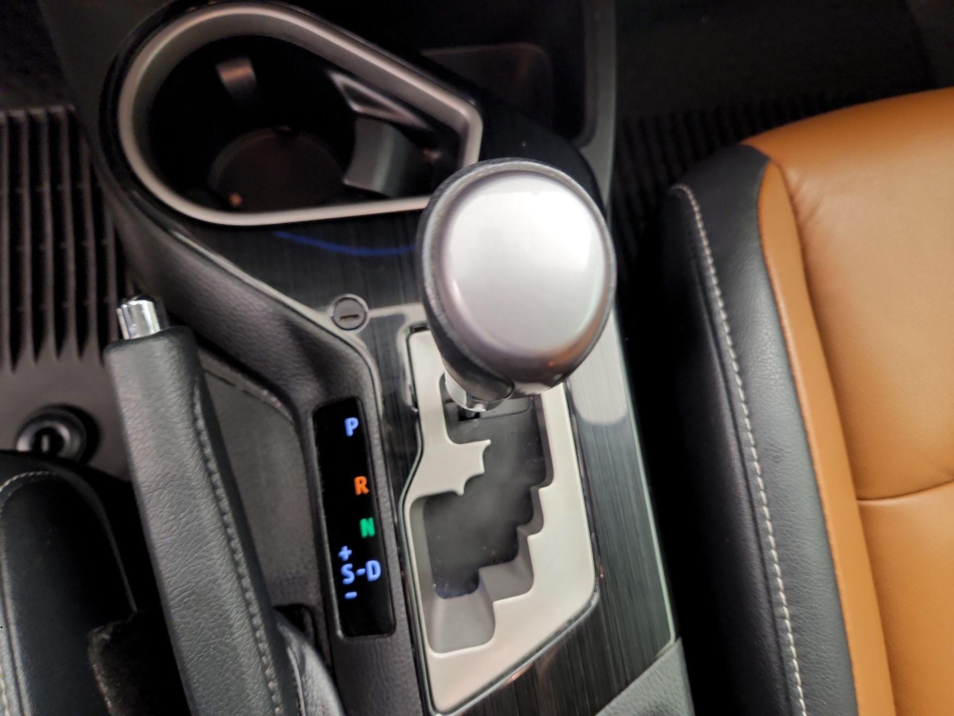 Thumbnail: 2018 Toyota RAV4 - 17