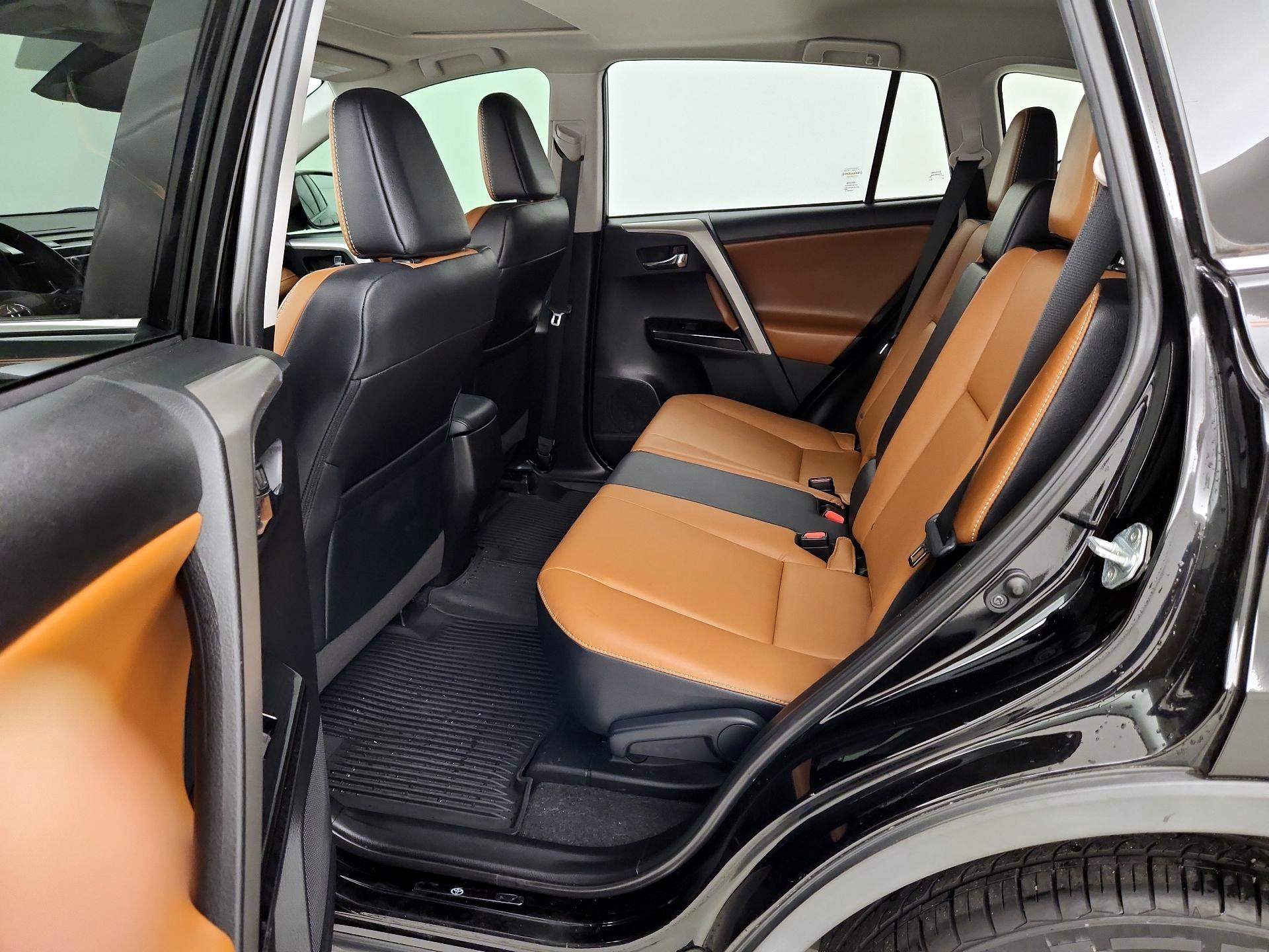 Thumbnail: 2018 Toyota RAV4 - 19