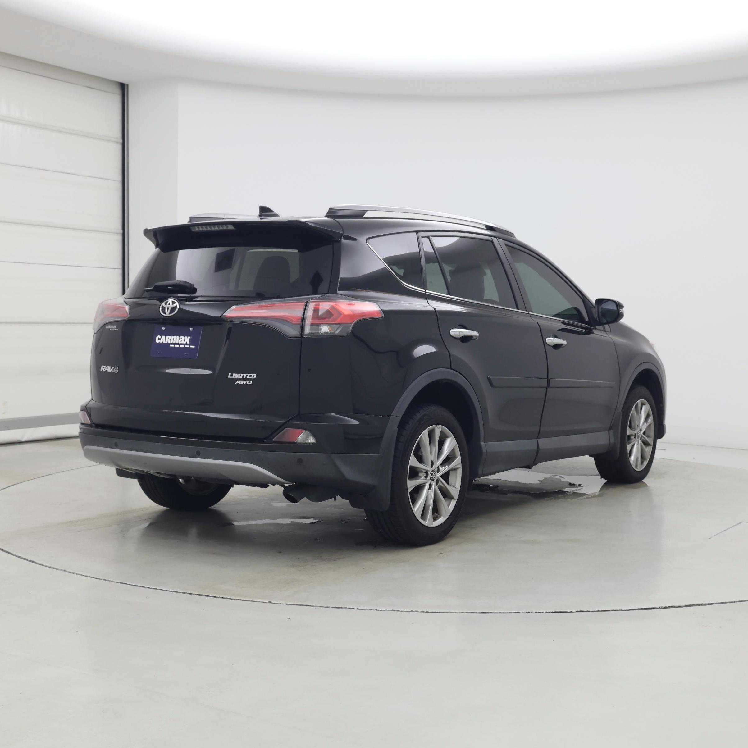 Thumbnail: 2018 Toyota RAV4 - 8