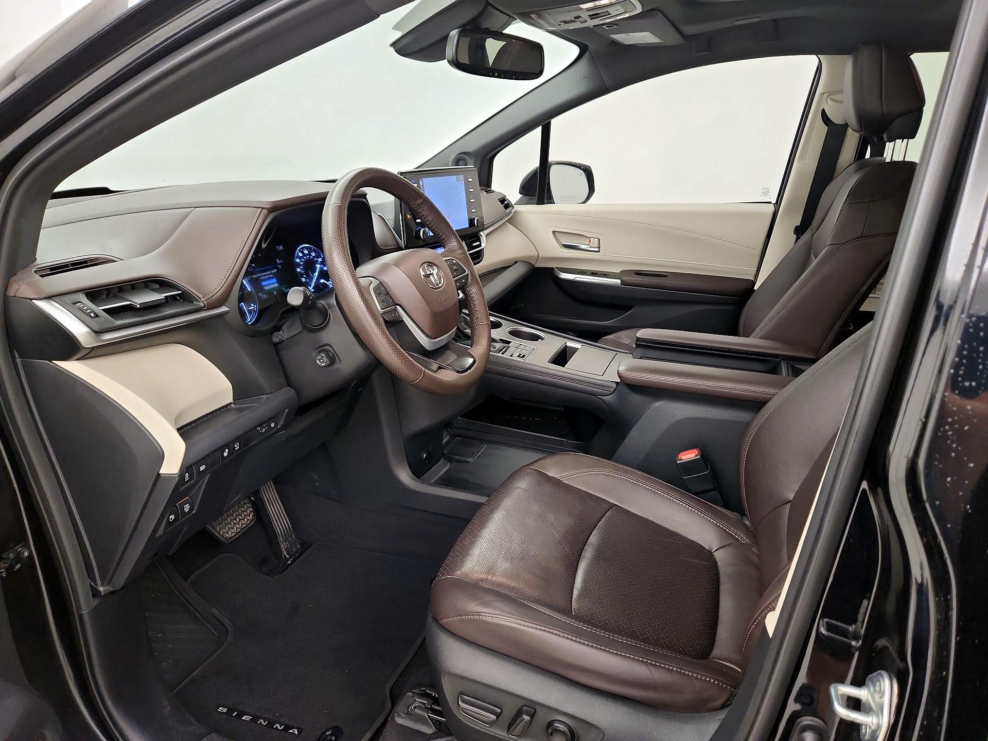 Thumbnail: 2021 Toyota Sienna - 11