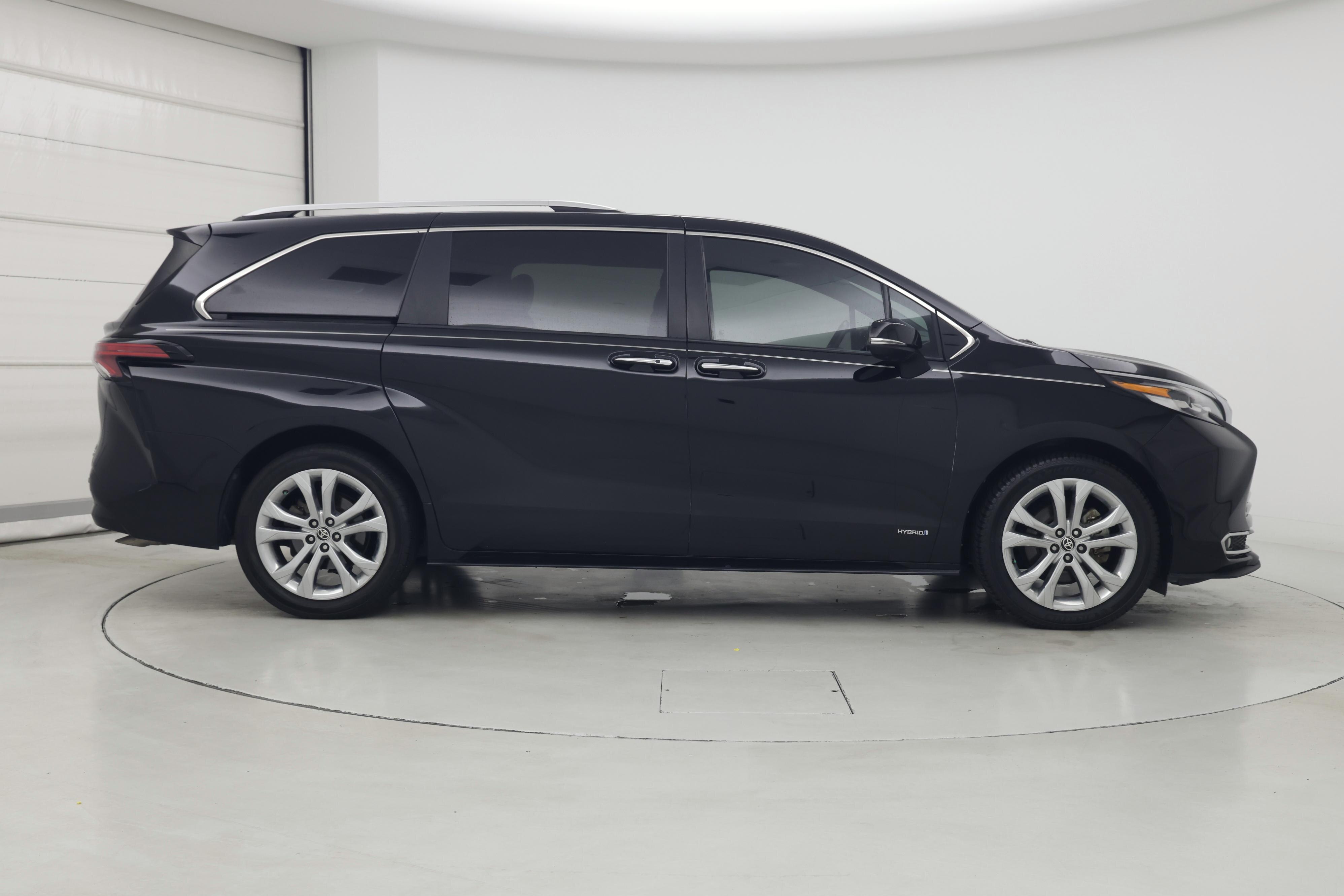 Thumbnail: 2021 Toyota Sienna - 7