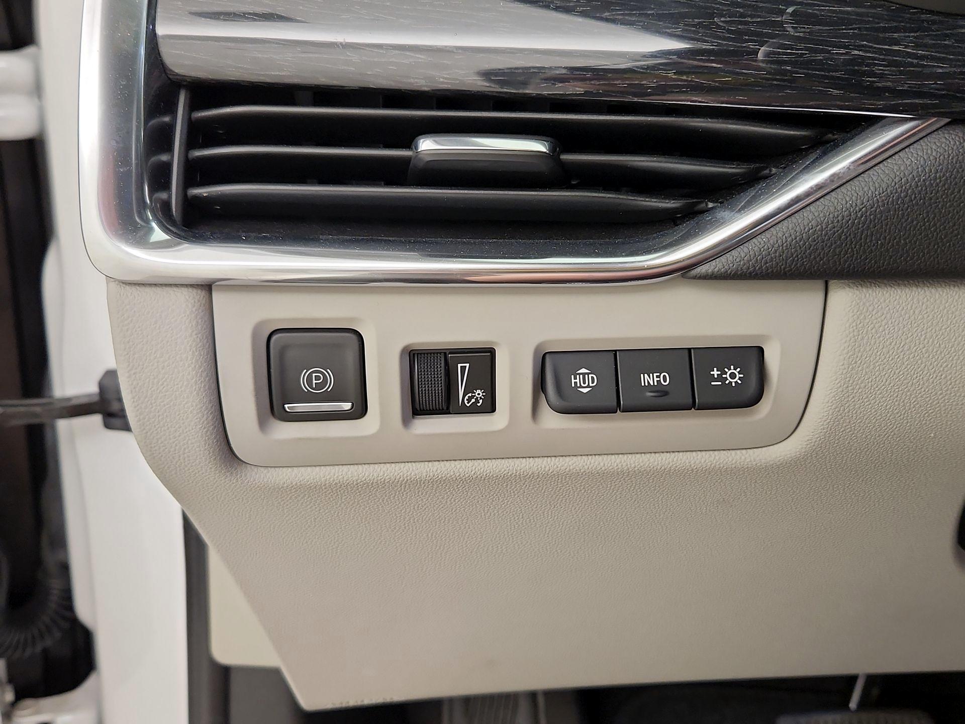 Thumbnail: 2021 Cadillac XT4 - 13