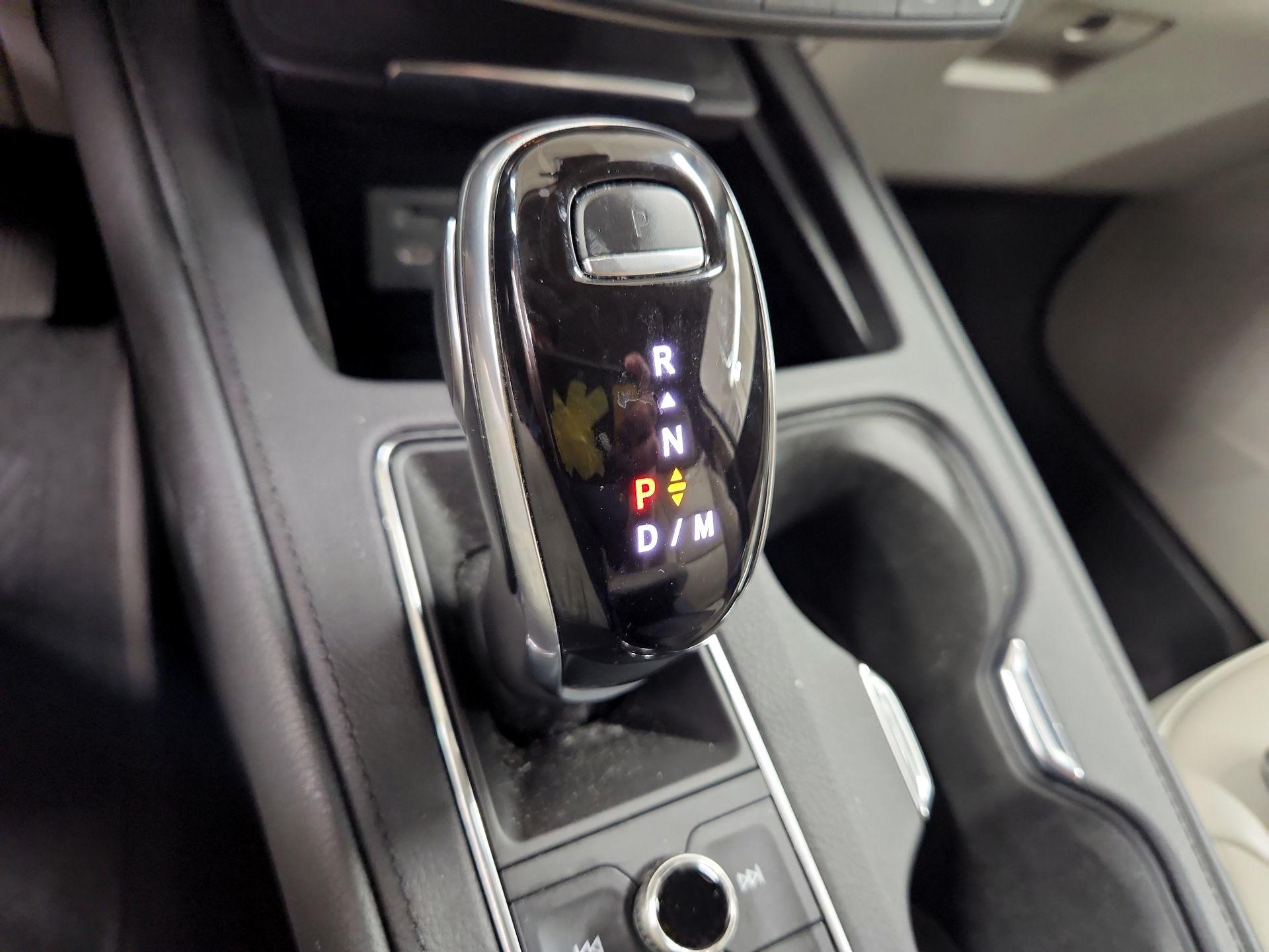 Thumbnail: 2021 Cadillac XT4 - 17