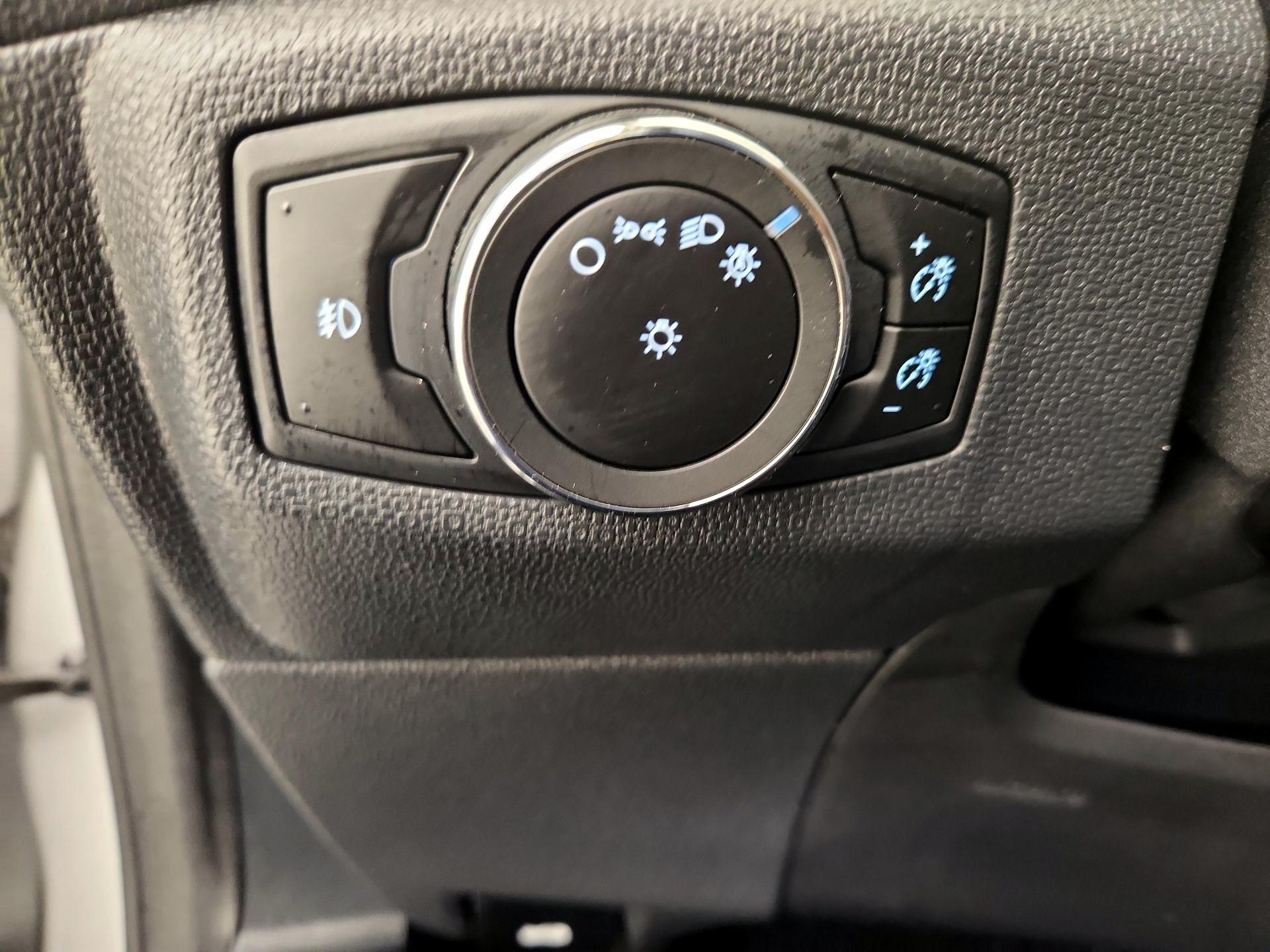 Thumbnail: 2018 Ford EcoSport - 13