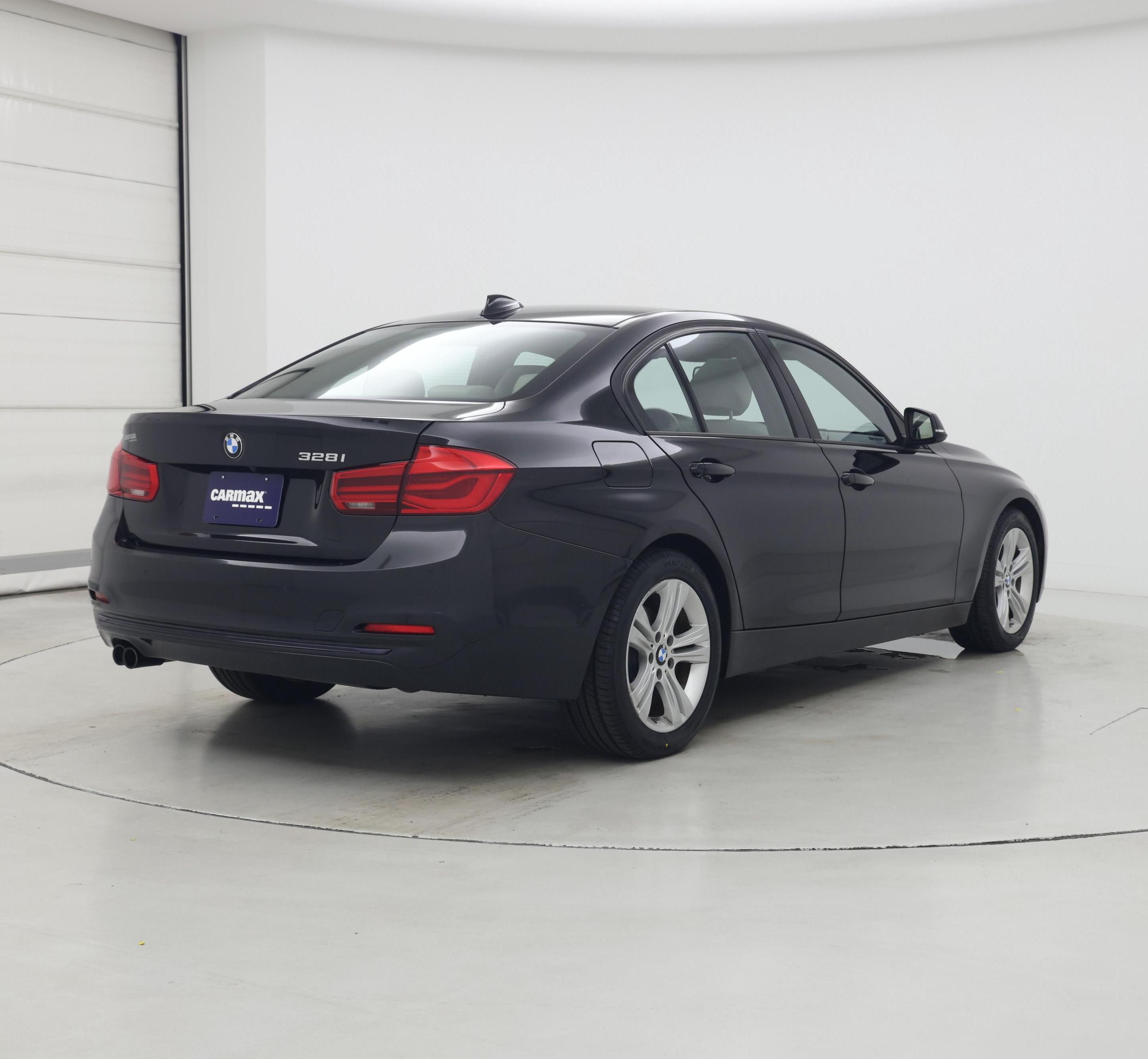 Thumbnail: 2016 BMW 3 Series - 8
