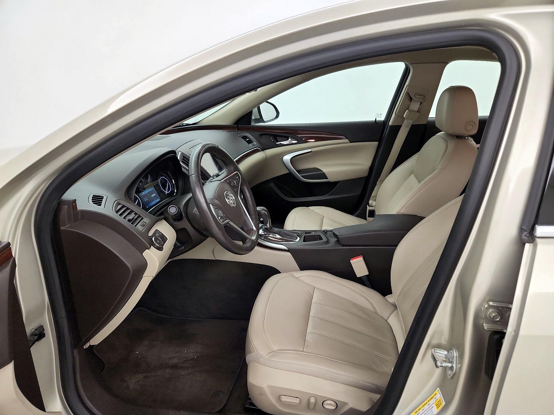 Thumbnail: 2015 Buick Regal - 11