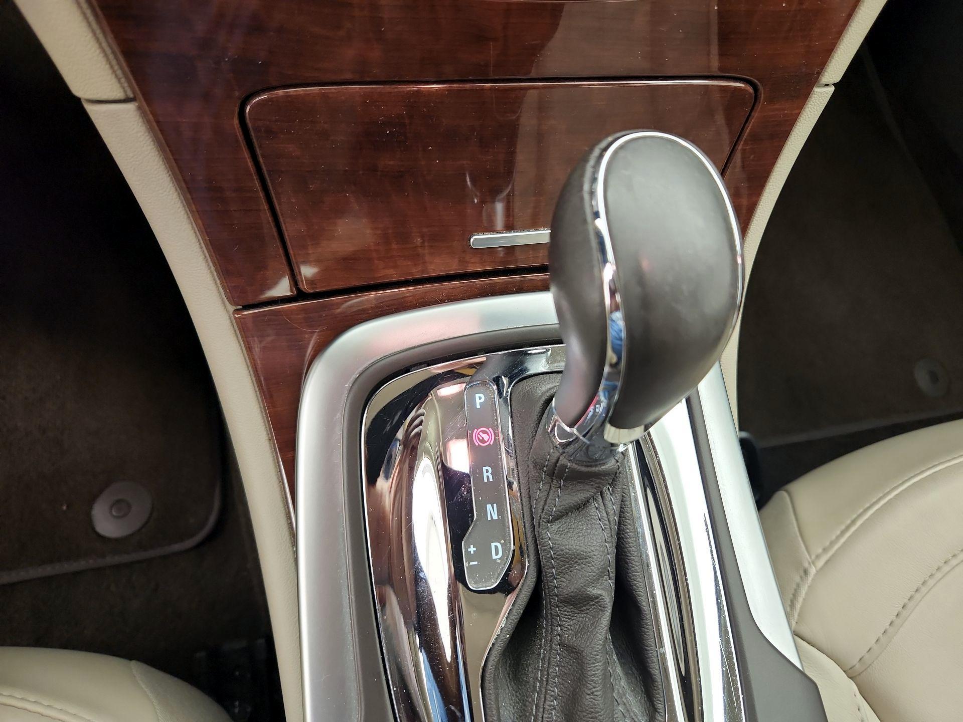 Thumbnail: 2015 Buick Regal - 18