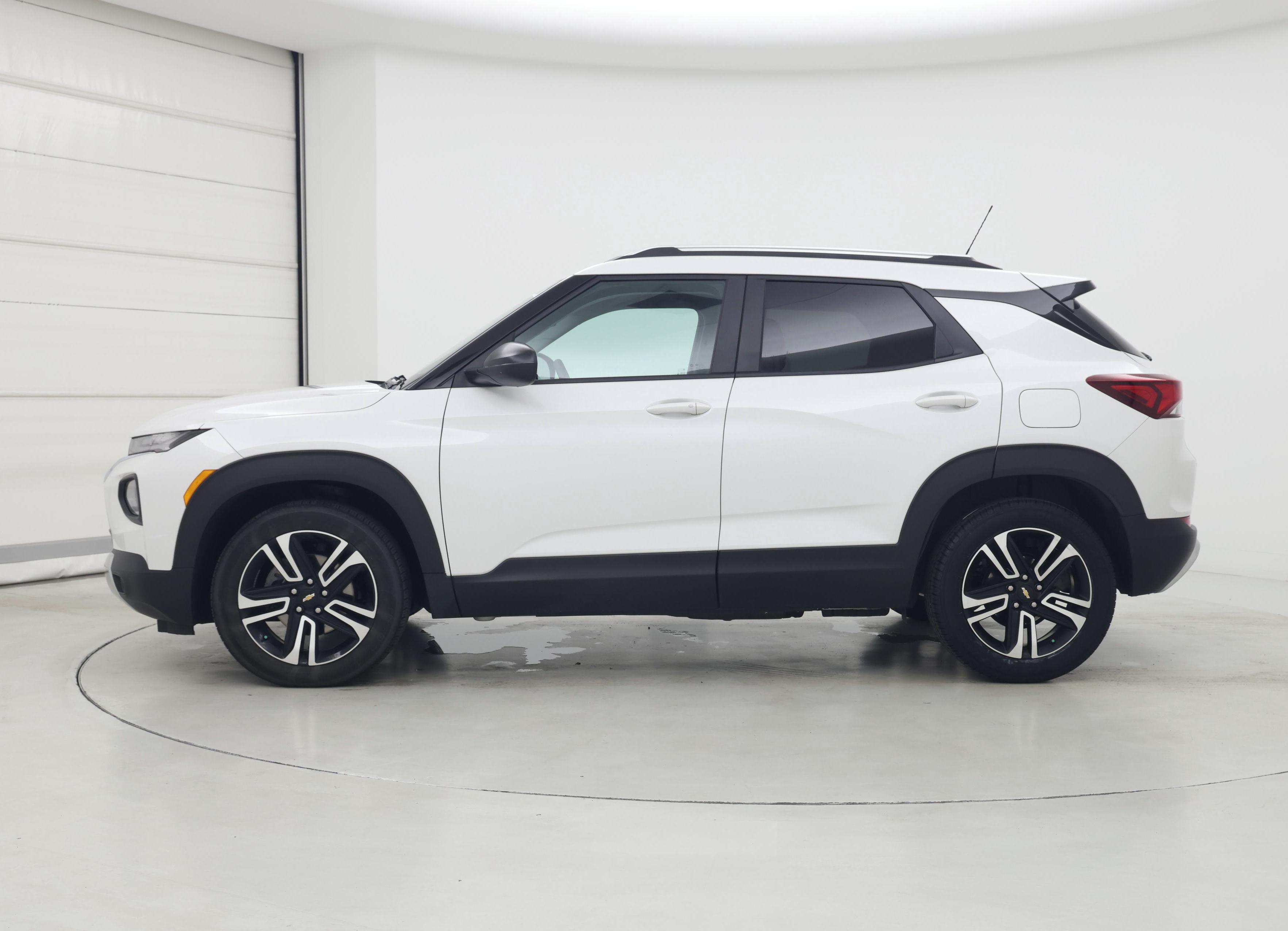 Thumbnail: 2023 Chevrolet TrailBlazer - 3