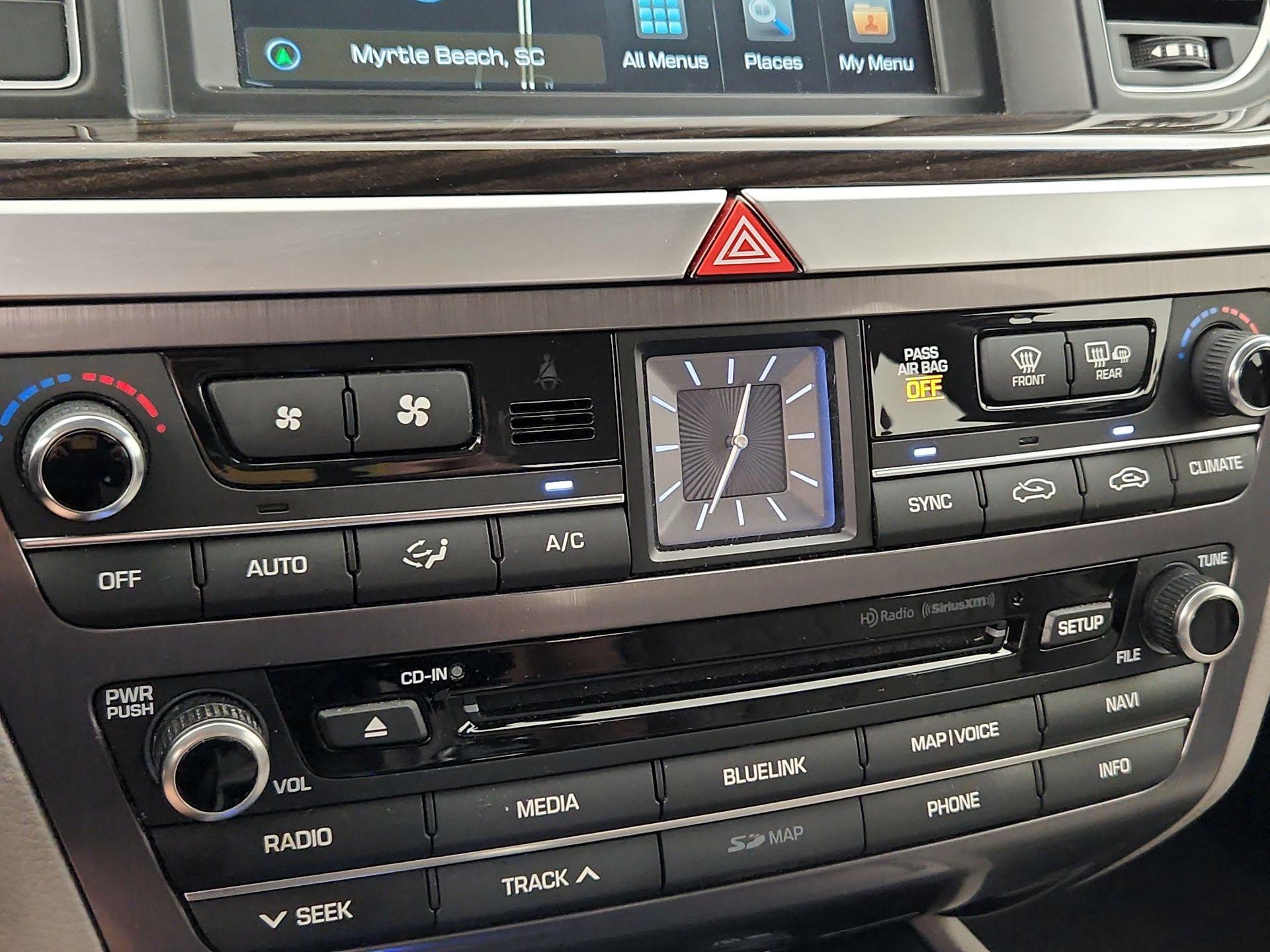 Thumbnail: 2015 Hyundai Genesis - 17