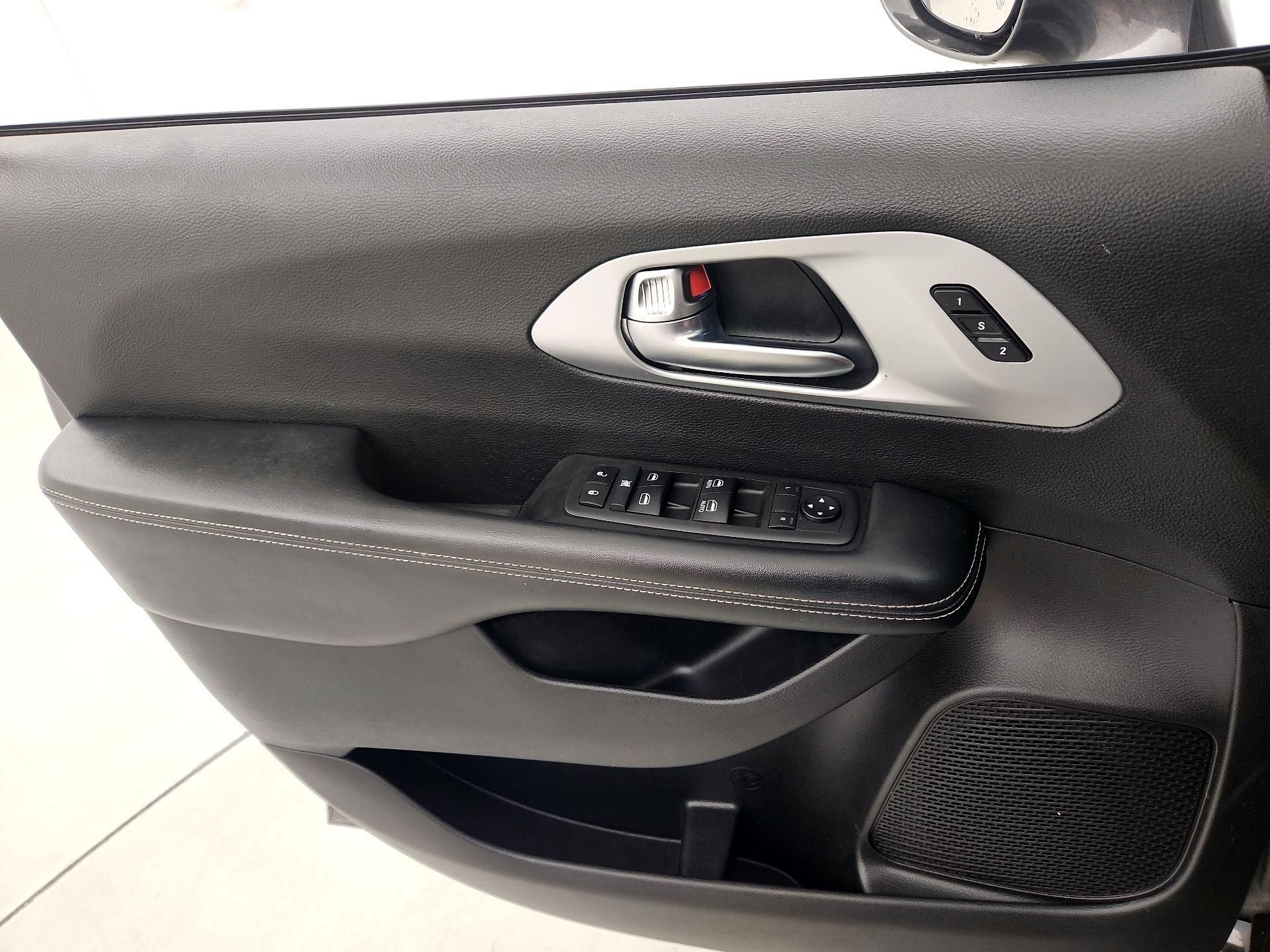 Thumbnail: 2021 Chrysler Pacifica - 12