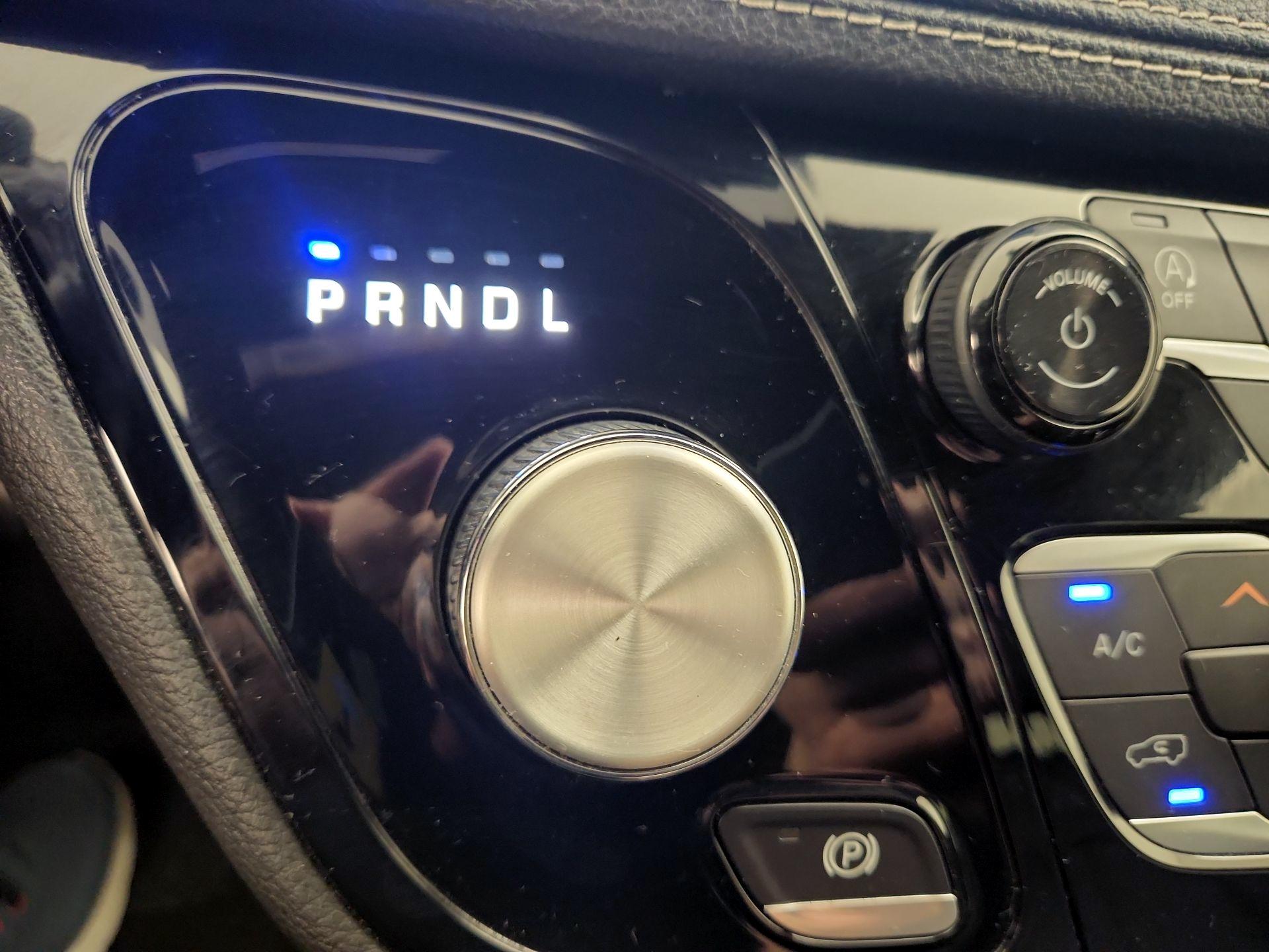 Thumbnail: 2021 Chrysler Pacifica - 18