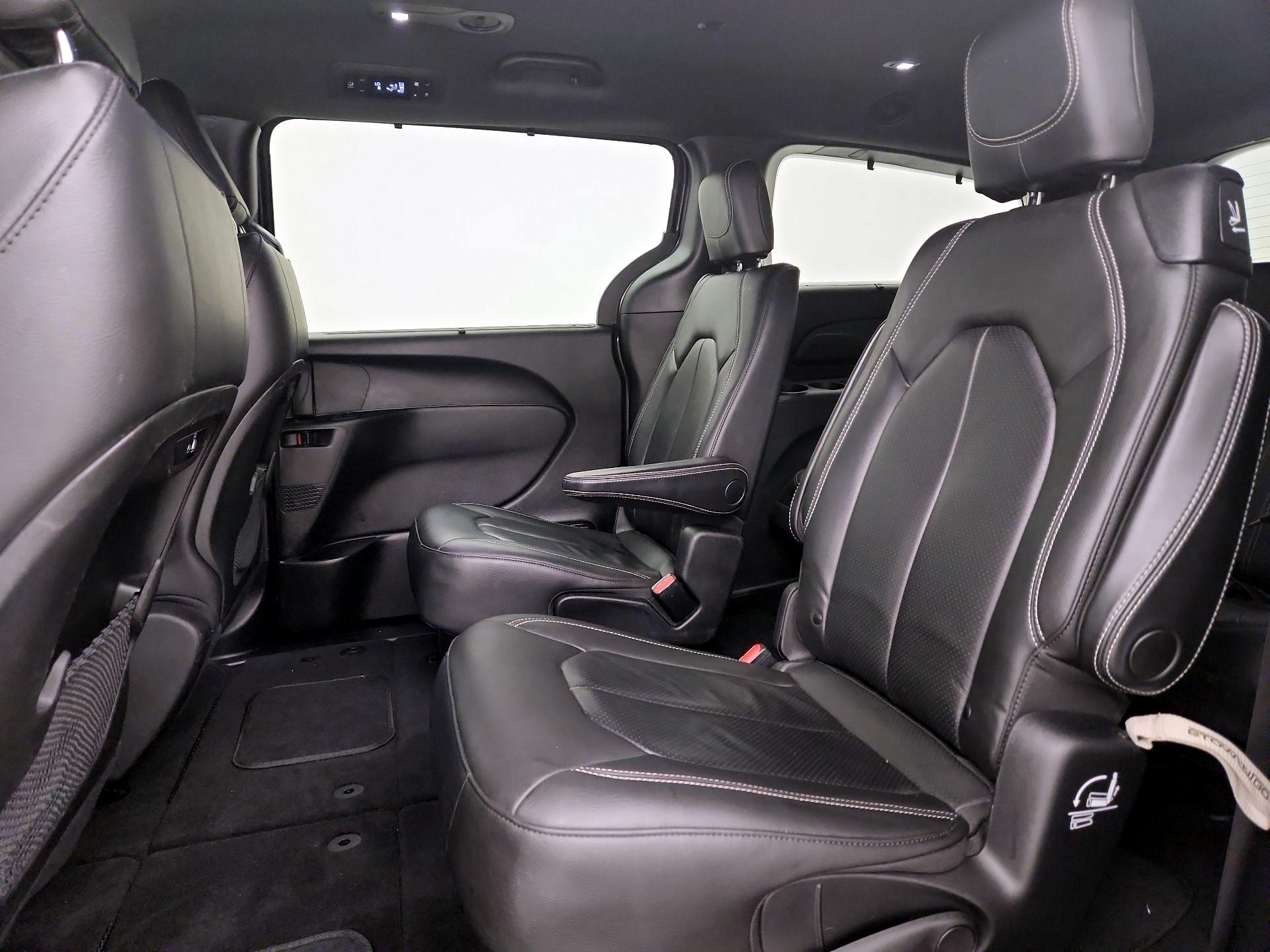 Thumbnail: 2021 Chrysler Pacifica - 20